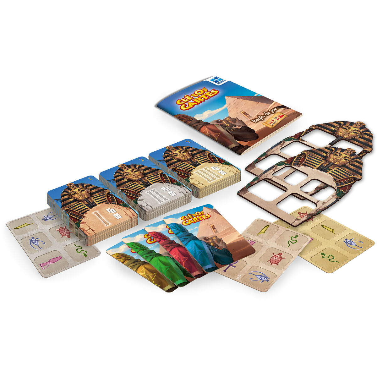 Ein Brettspiel mit Karten und Pharaonenmasken wird gezeigt. Die Karten zeigen Pharaonen und bunte Figuren. Das Spiel heißt 'Cleo Cartes'.