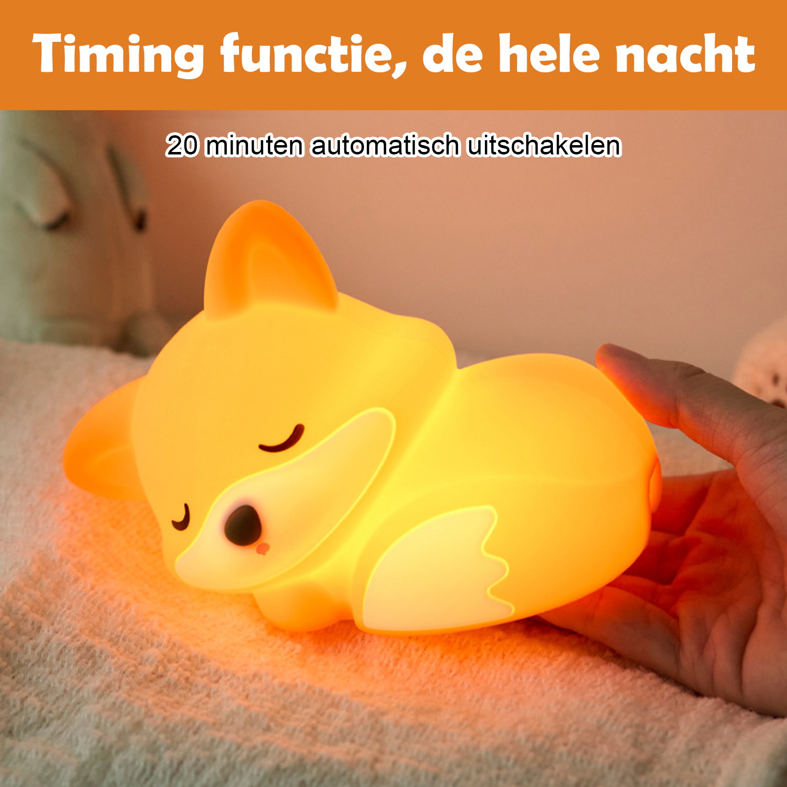 Ein leuchtendes fuchsformiges Nachtlicht. Das Licht ist orange, und eine Hand hält es. Text: Timing-Funktion, die ganze Nacht.