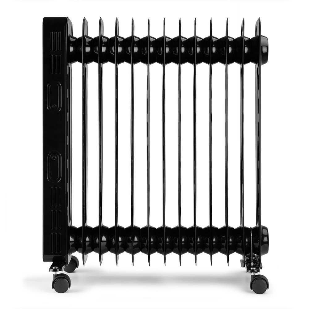 Czarny grzejnik olejowy na kółkach. Ma wiele pionowych prętów i panel sterowania z boku.