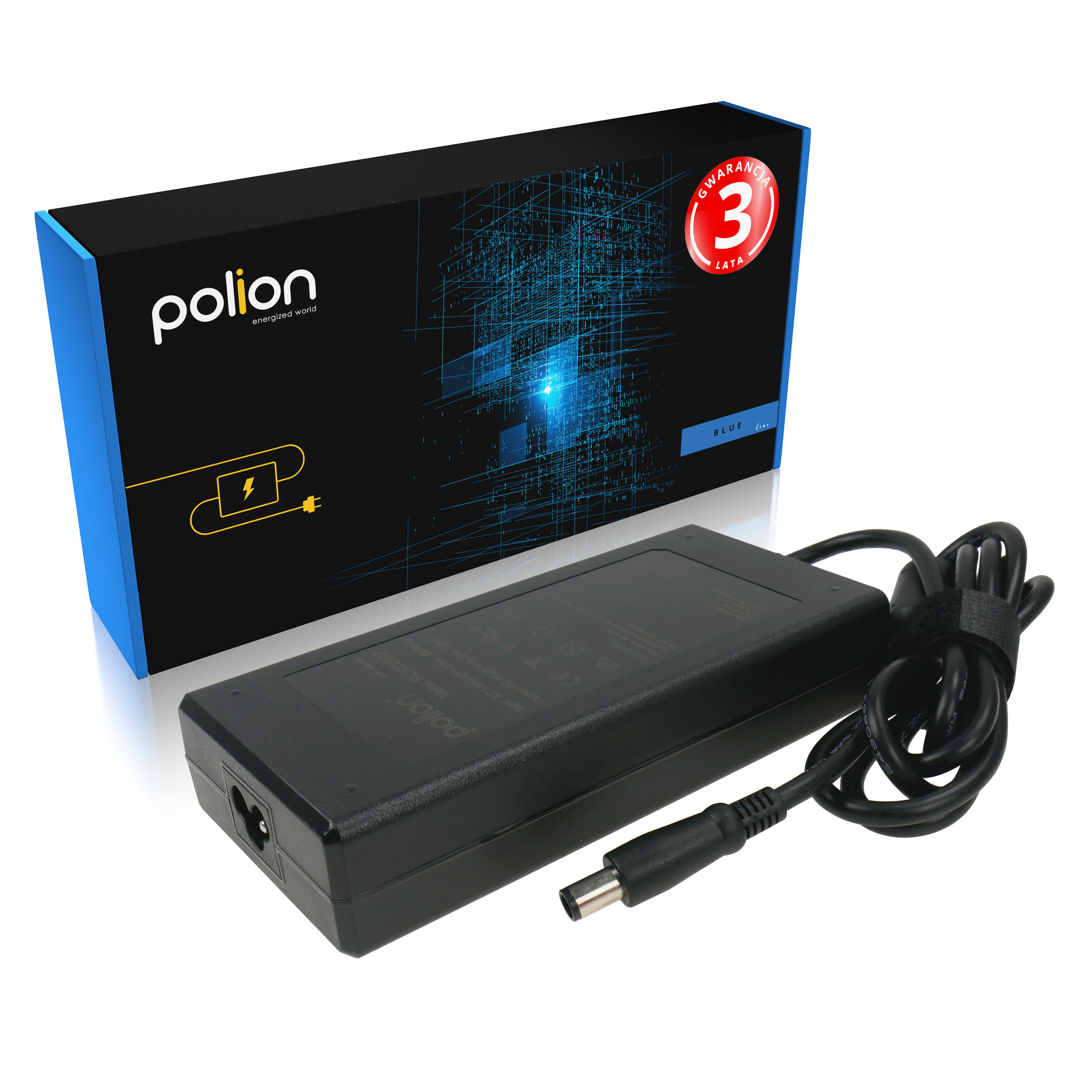 Czarny zasilacz i jego pudełko znajdują się na białej powierzchni. Pudełko jest niebieskie i czarne, z logo i tekstem.