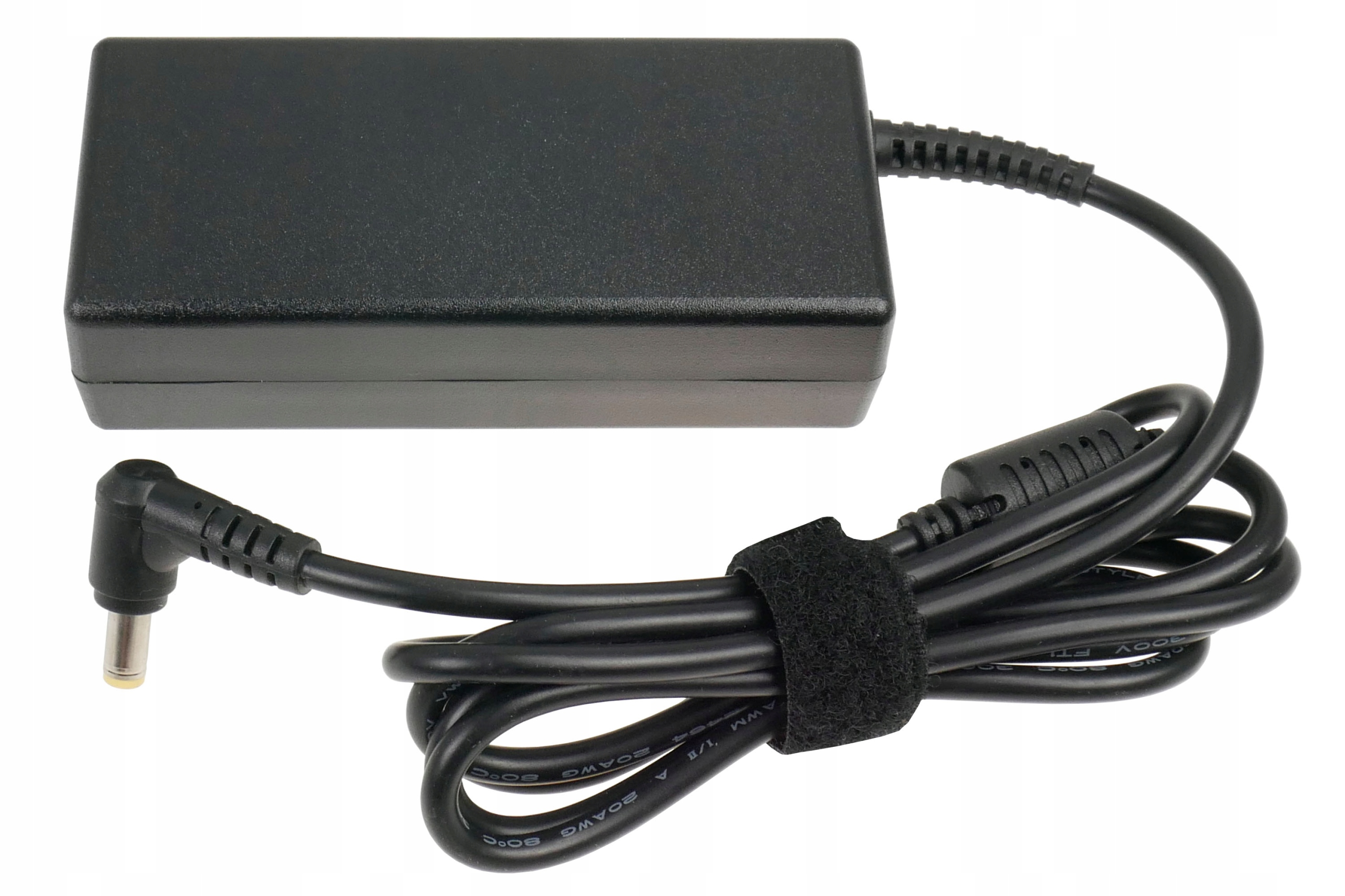 Czarny zasilacz do laptopa z dołączonym kablem. Kabel posiada rzep.