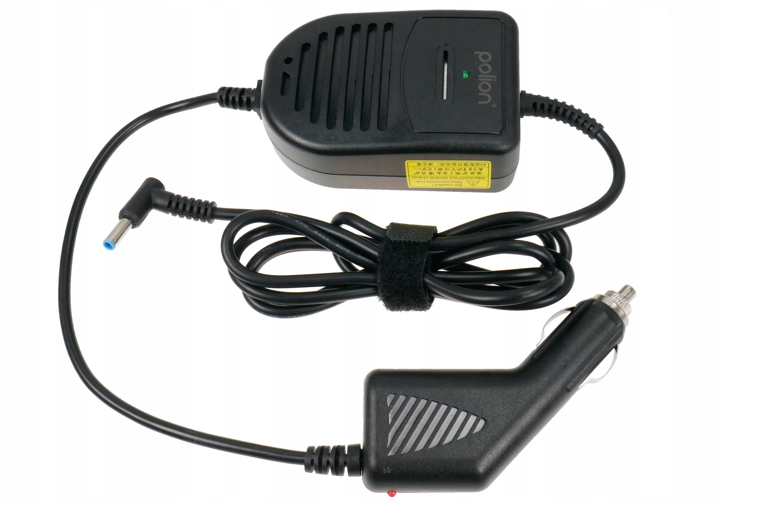 Czarna ładowarka do laptopa z adapterem samochodowym. Zawiera zasilacz, kabel i port ładowania w samochodzie.