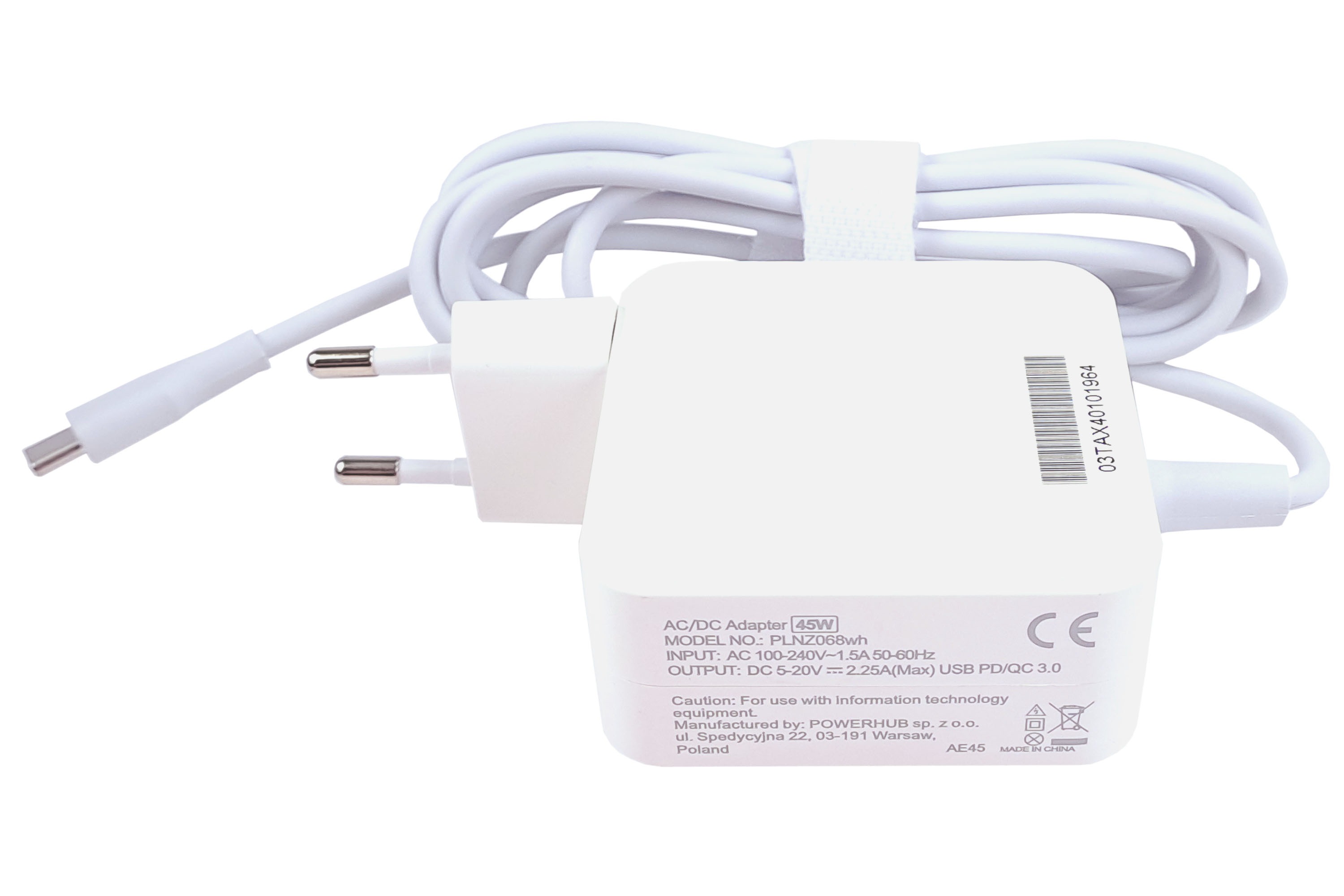 Biały zasilacz AC/DC z białym kablem, wtyczką i złączem USB-C. Posiada etykiety tekstowe i znak CE.