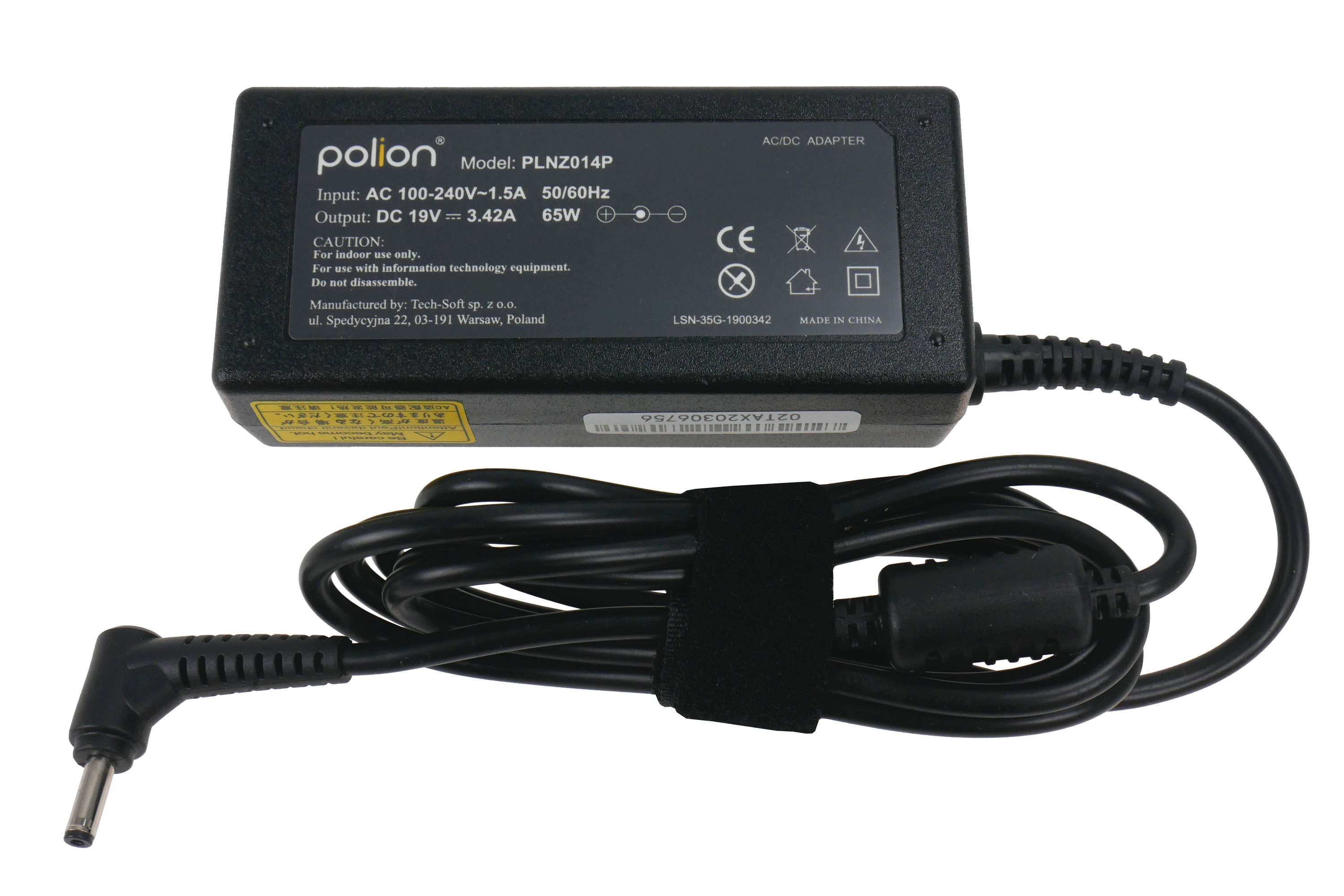 Czarny zasilacz AC/DC z przewodem zasilającym i etykietą z tekstem. Tło jest białe.