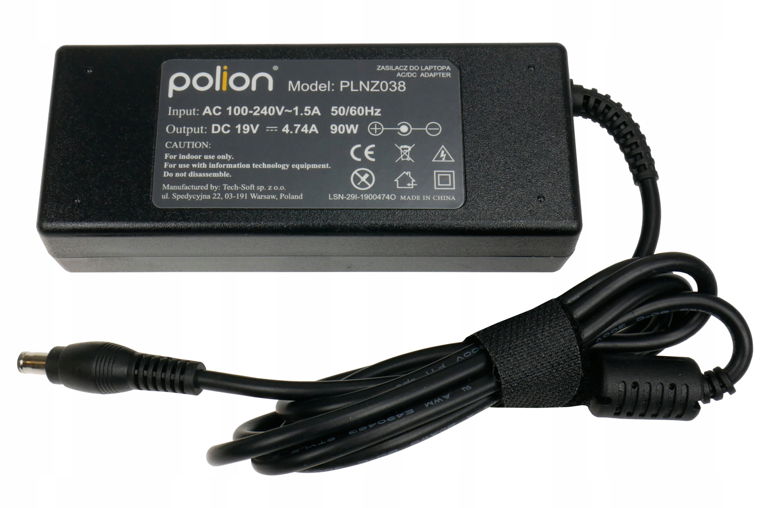 Czarny zasilacz do laptopa z dołączonym kablem. Zasilacz ma tekst i wtyczkę.