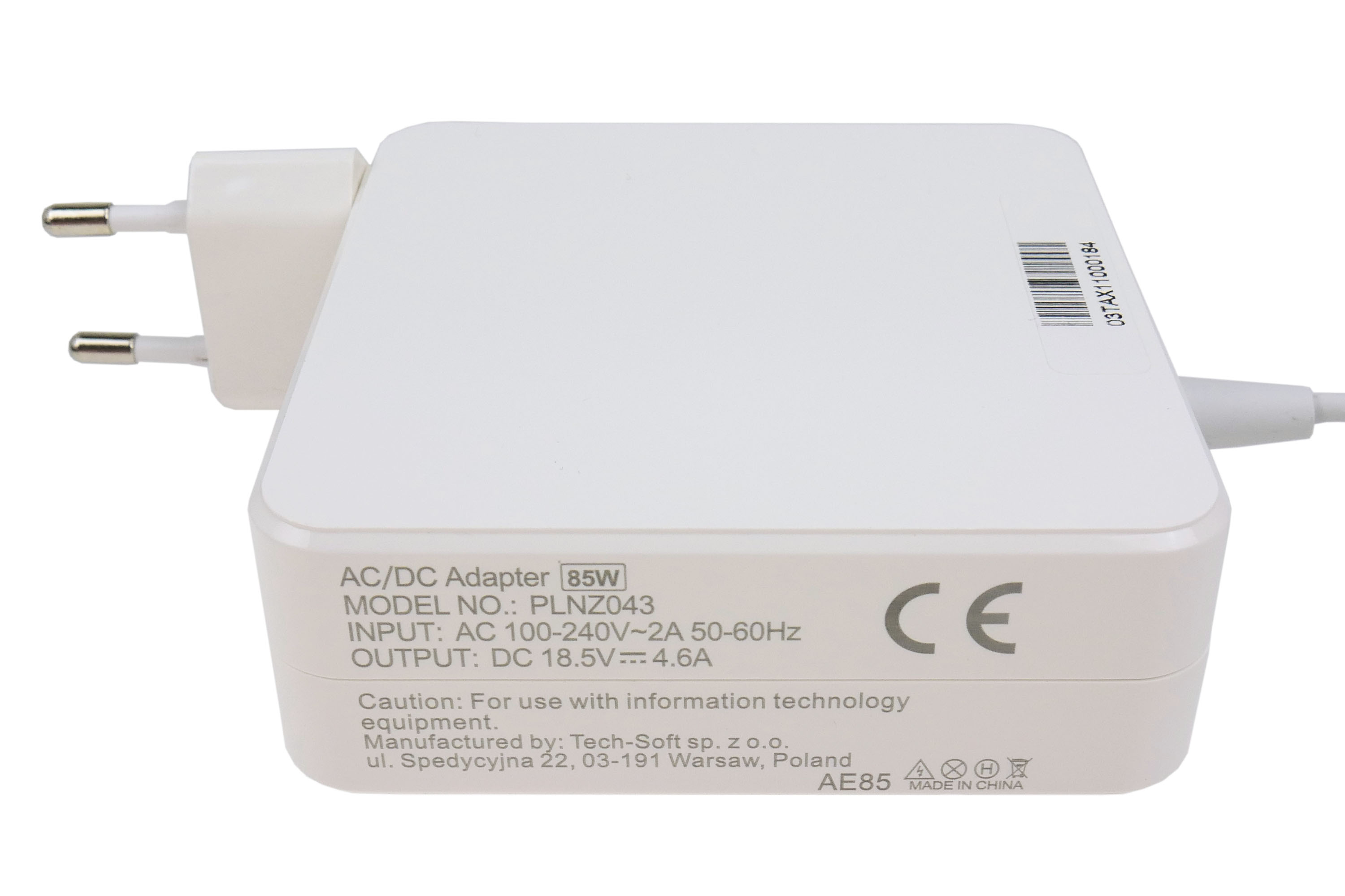 Widoczny jest biały zasilacz AC/DC z wtyczką. Zawiera tekst wskazujący napięcie i dane producenta.