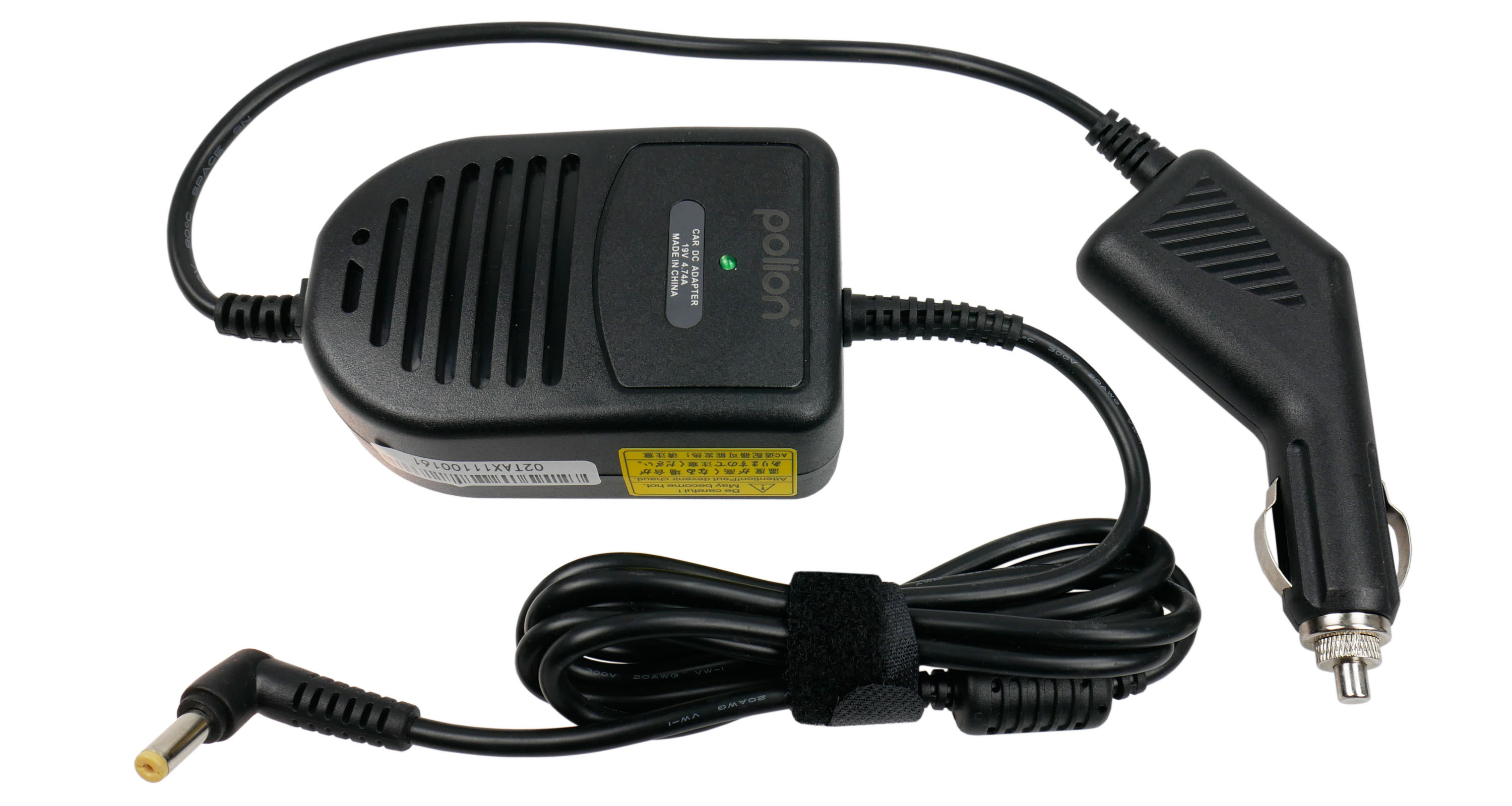 Czarny adapter ładowarki samochodowej z zasilaczem i wtyczką do zapalniczki. Ma etykietę i rzep.