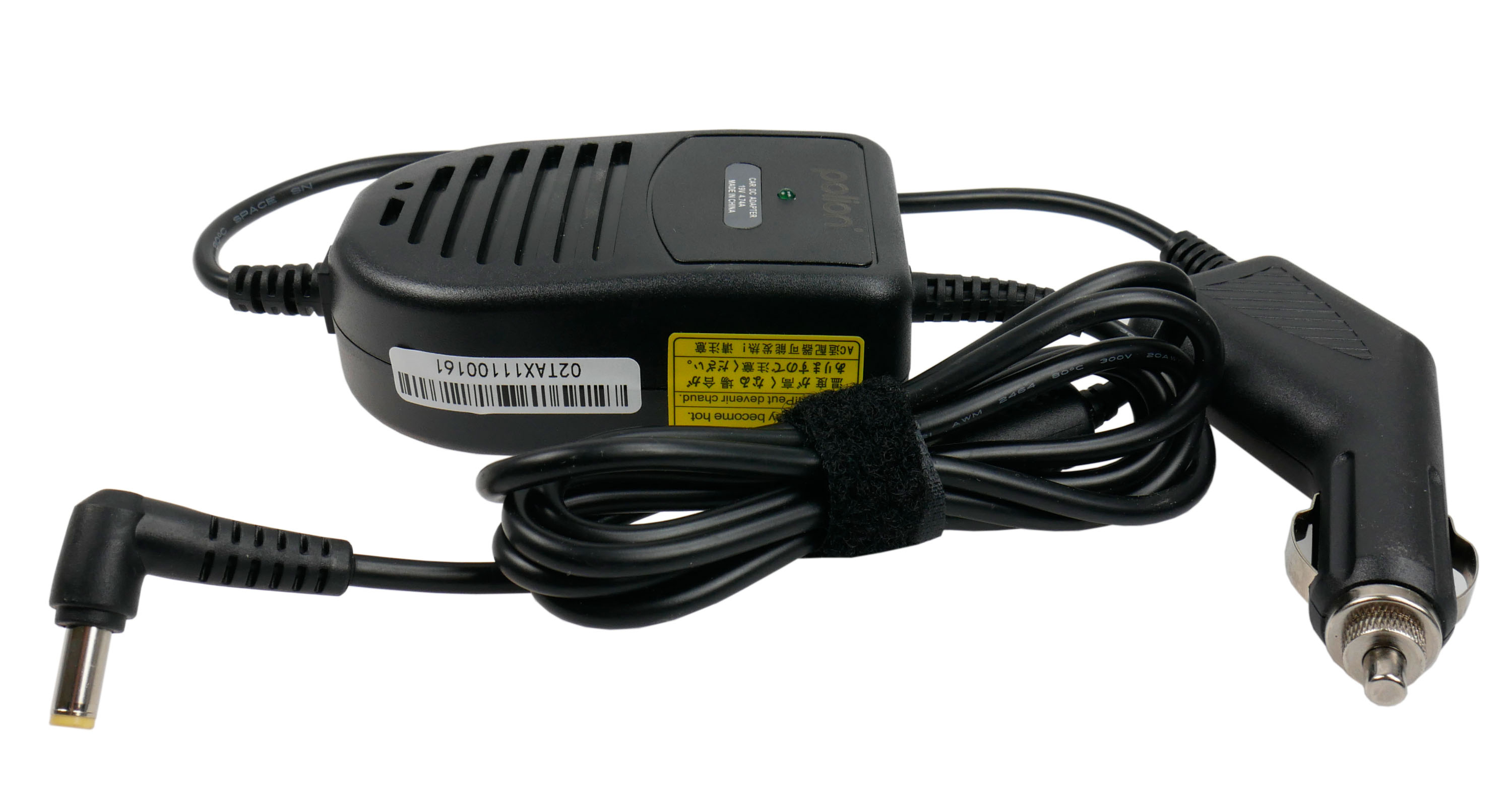 Czarna ładowarka samochodowa z złączem DC i wtyczką do gniazda.