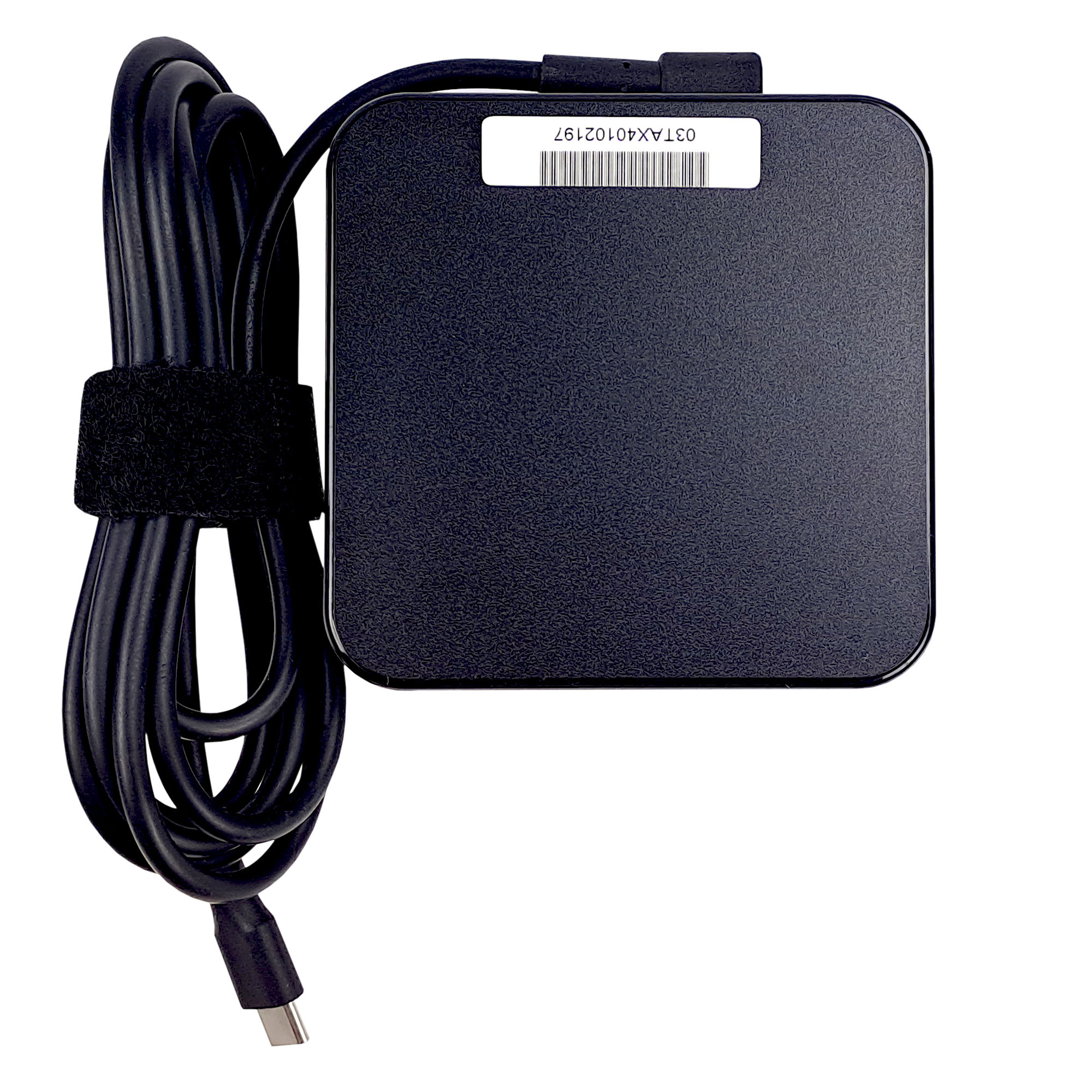 Czarny zasilacz z etykietą i czarnym kablem owiniętym rzepem oraz złączem USB-C.