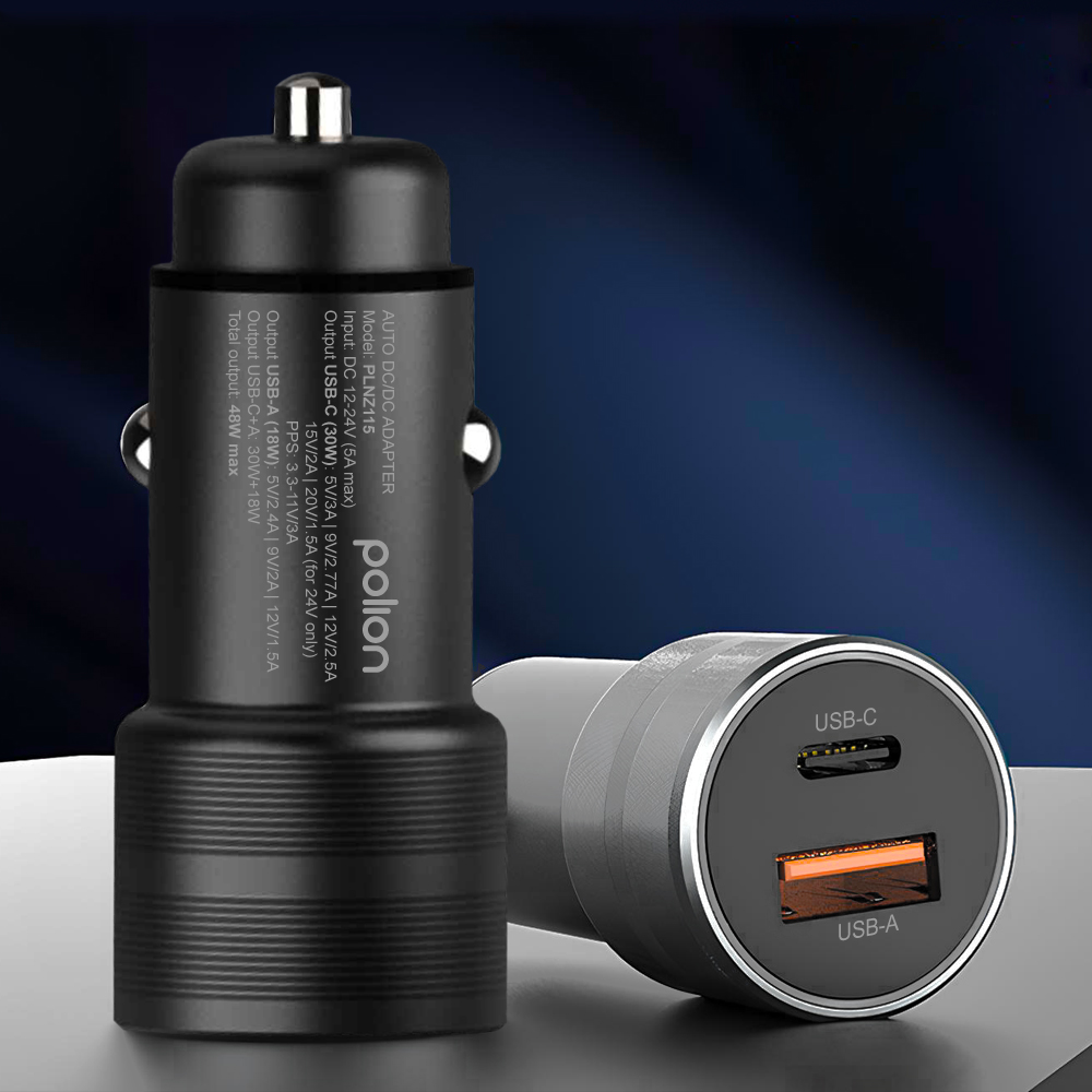 Dwie czarne i szare ładowarki samochodowe. Jedna ma porty USB-C i USB-A. Tekst pokazuje specyfikacje techniczne.