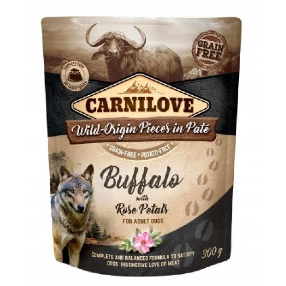Torba karmy dla psów. Zawiera bawoła, wilka i kwiat. Tekst: Carnilove Buffalo z płatkami róży, bez zbóż, dla dorosłych psów.