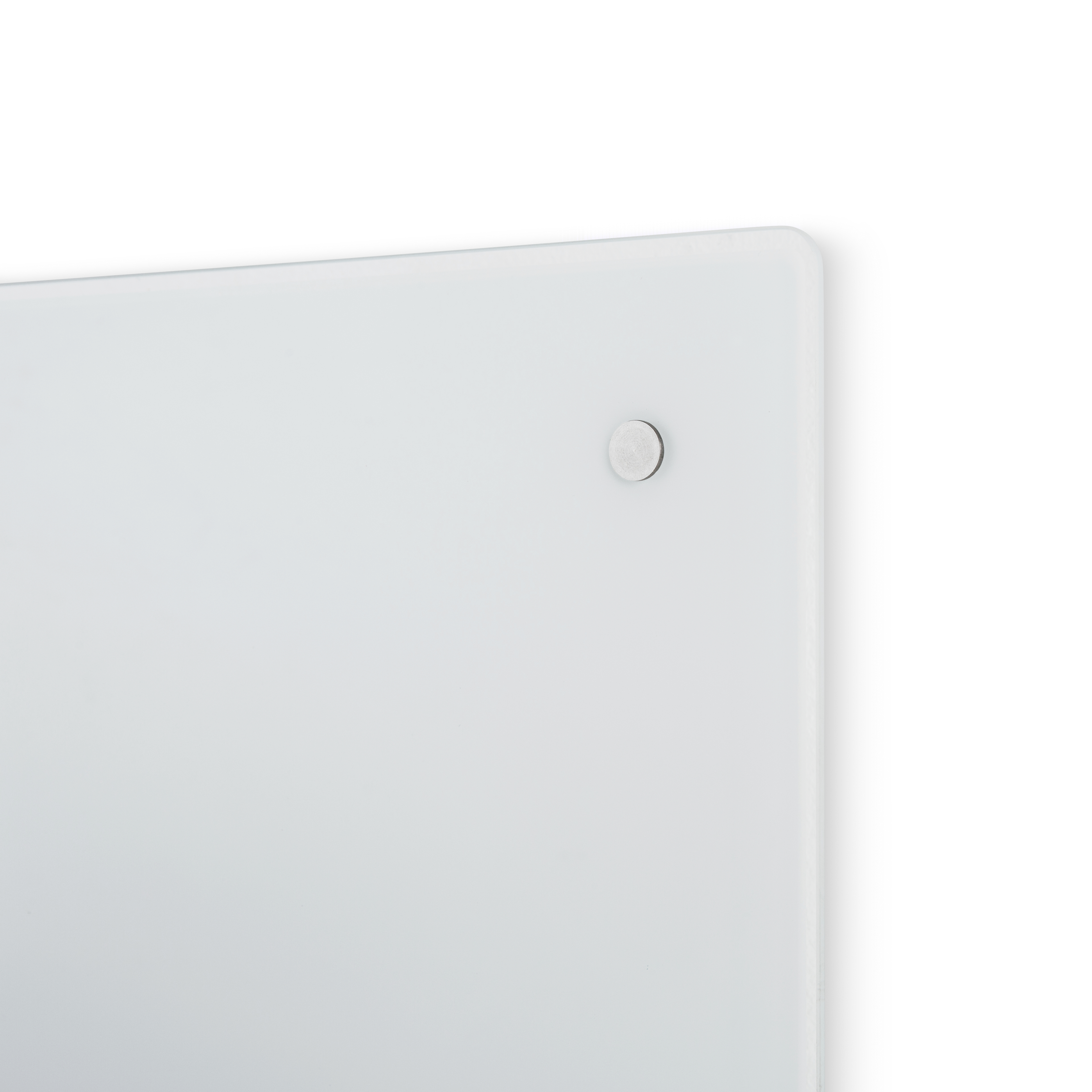 Una pizarra de vidrio rectangular blanca con un cierre plateado sobre fondo blanco.