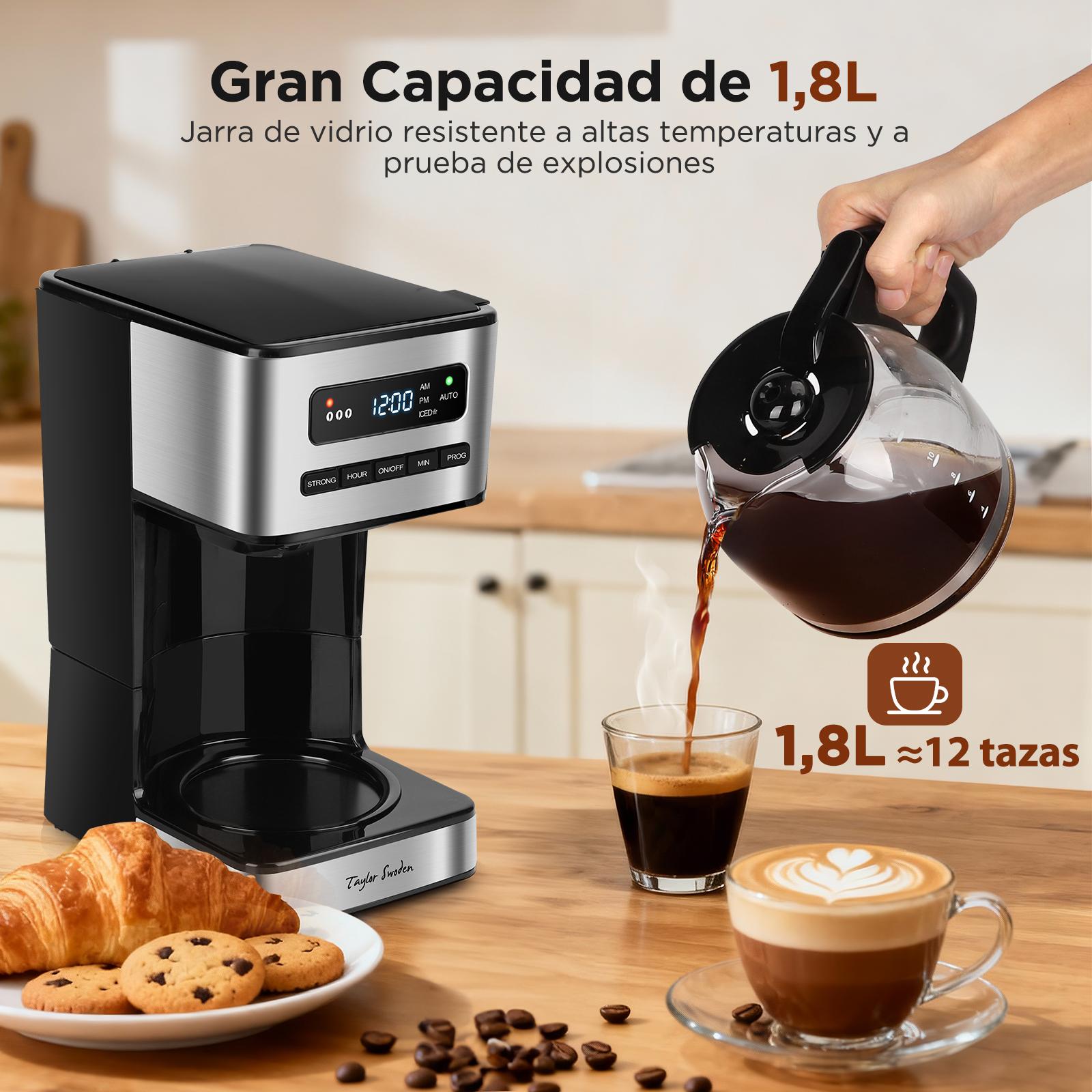 Cafetera con café vertiéndose en un vaso. Croissant y galletas en un plato.