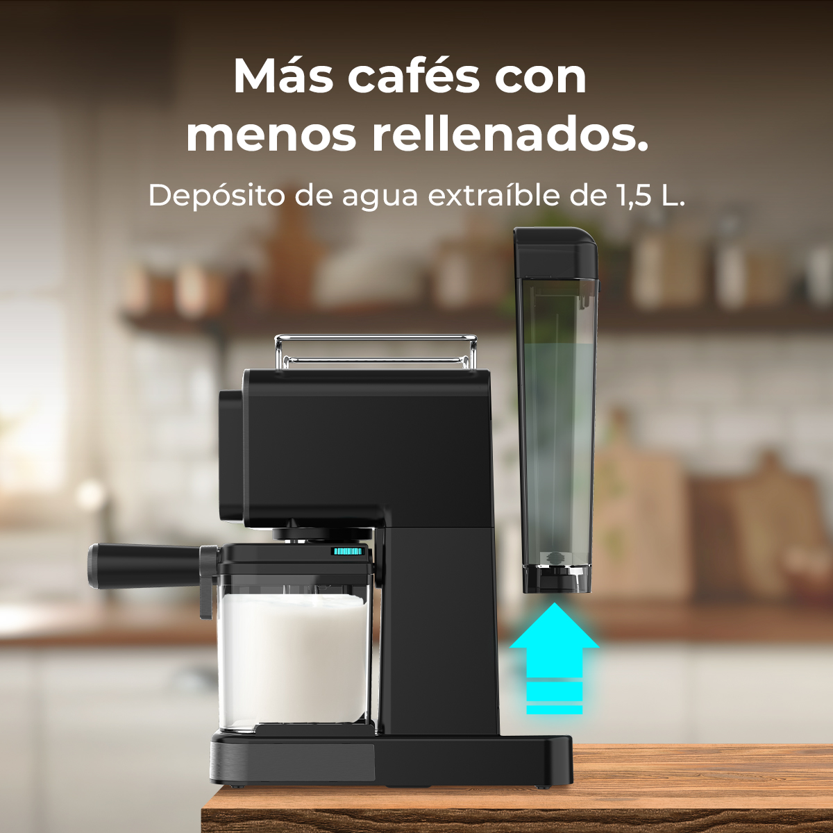 Cafetera negra con depósito de agua transparente. Flecha azul que señala el depósito. Texto: Más cafés con menos rellenos.