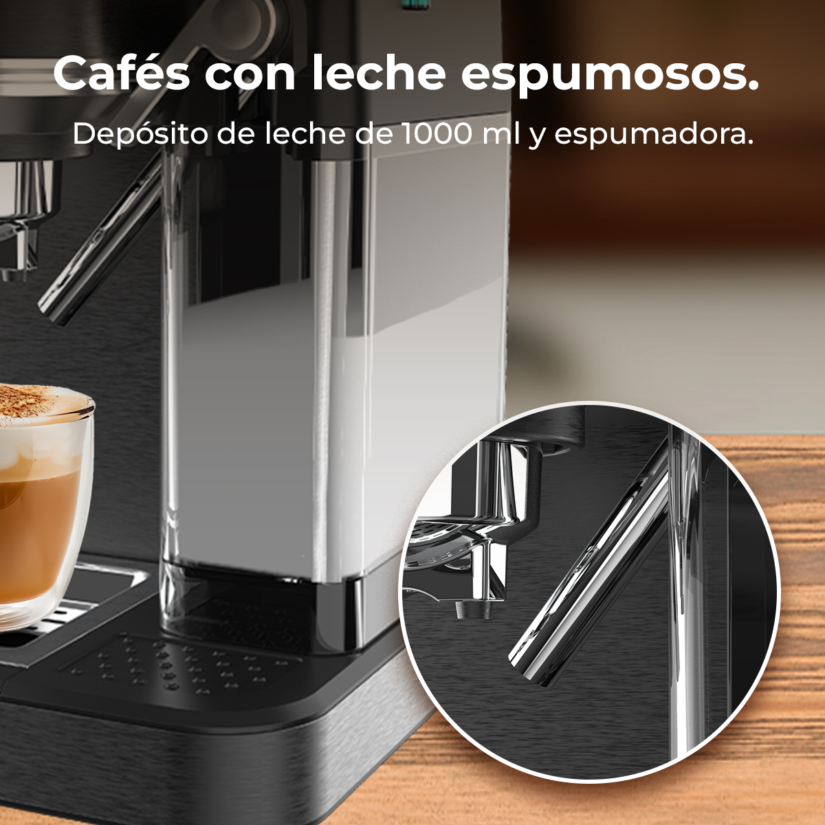Cafetera con café espumoso en vaso, recipiente de leche y primer plano de la boquilla de metal.
