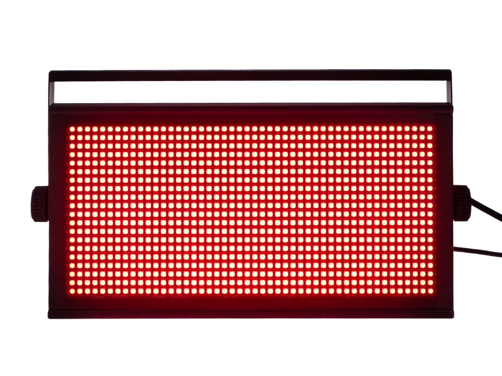 Ein rechteckiges LED-Panel leuchtet rot. Es hat einen schwarzen Rahmen, einen Griff und einen Knopf auf beiden Seiten. Ein Kabel ist angeschlossen.