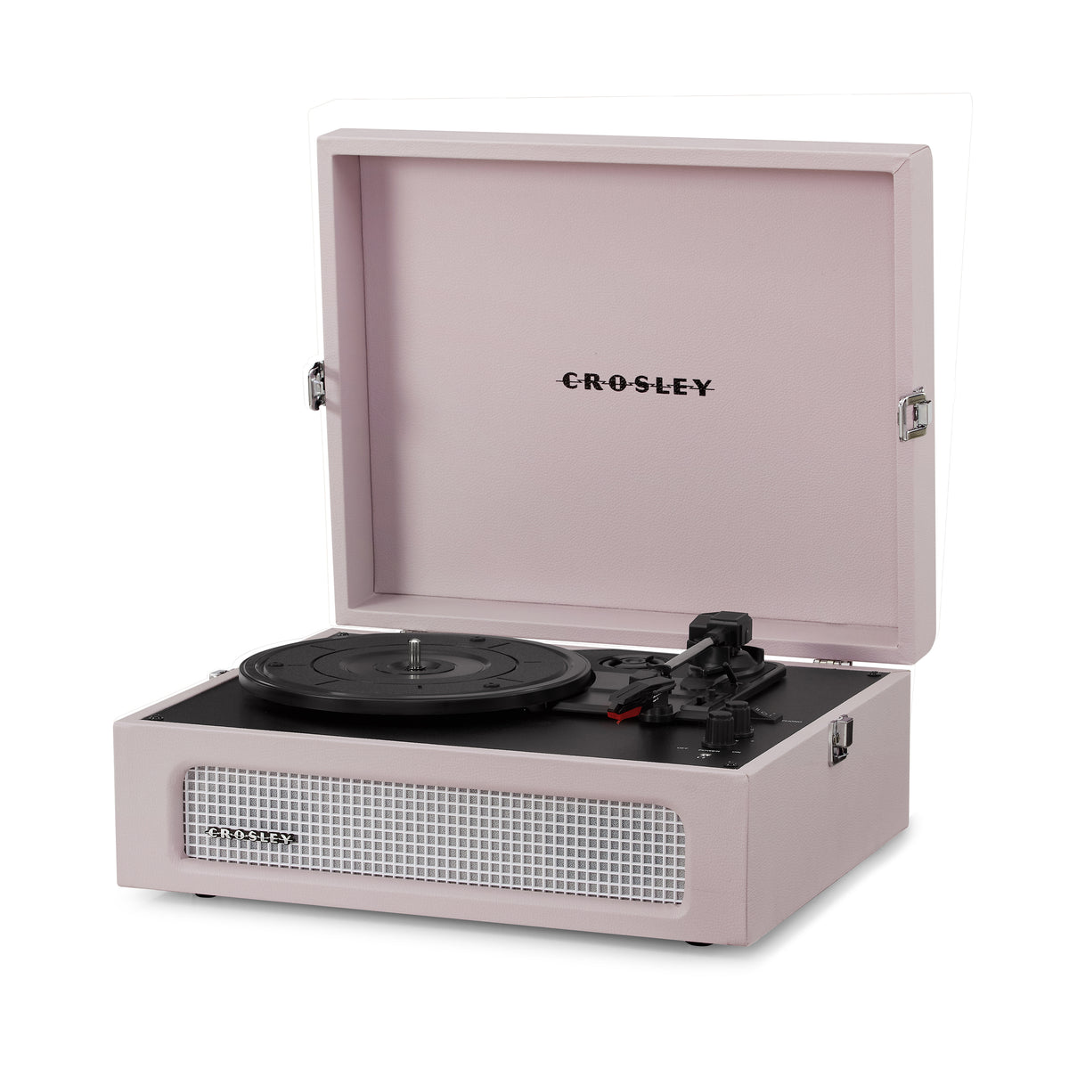 Ein pinkfarbener Crosley-Plattenspieler ist geöffnet. Der Plattenteller ist schwarz mit einer silbernen Spindel. Der Deckel ist oben, und es hat das Crosley-Logo.