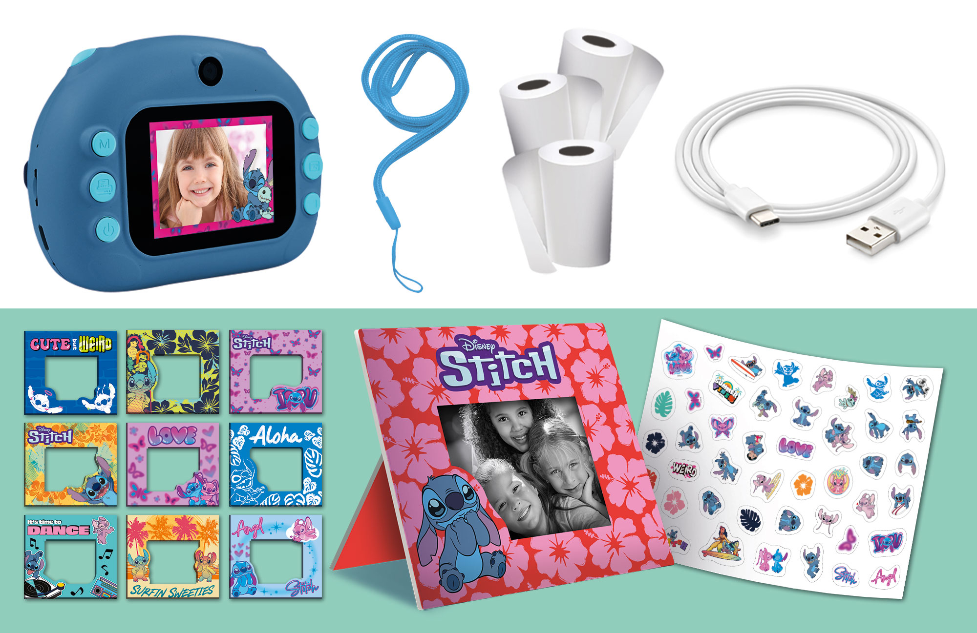 Eine blaue Kinderkamera, ein blaues Lanyard, Papierrollen, ein weißes USB-Kabel, Bilderrahmen, ein Fotorahmen und ein Aufkleberbogen.
