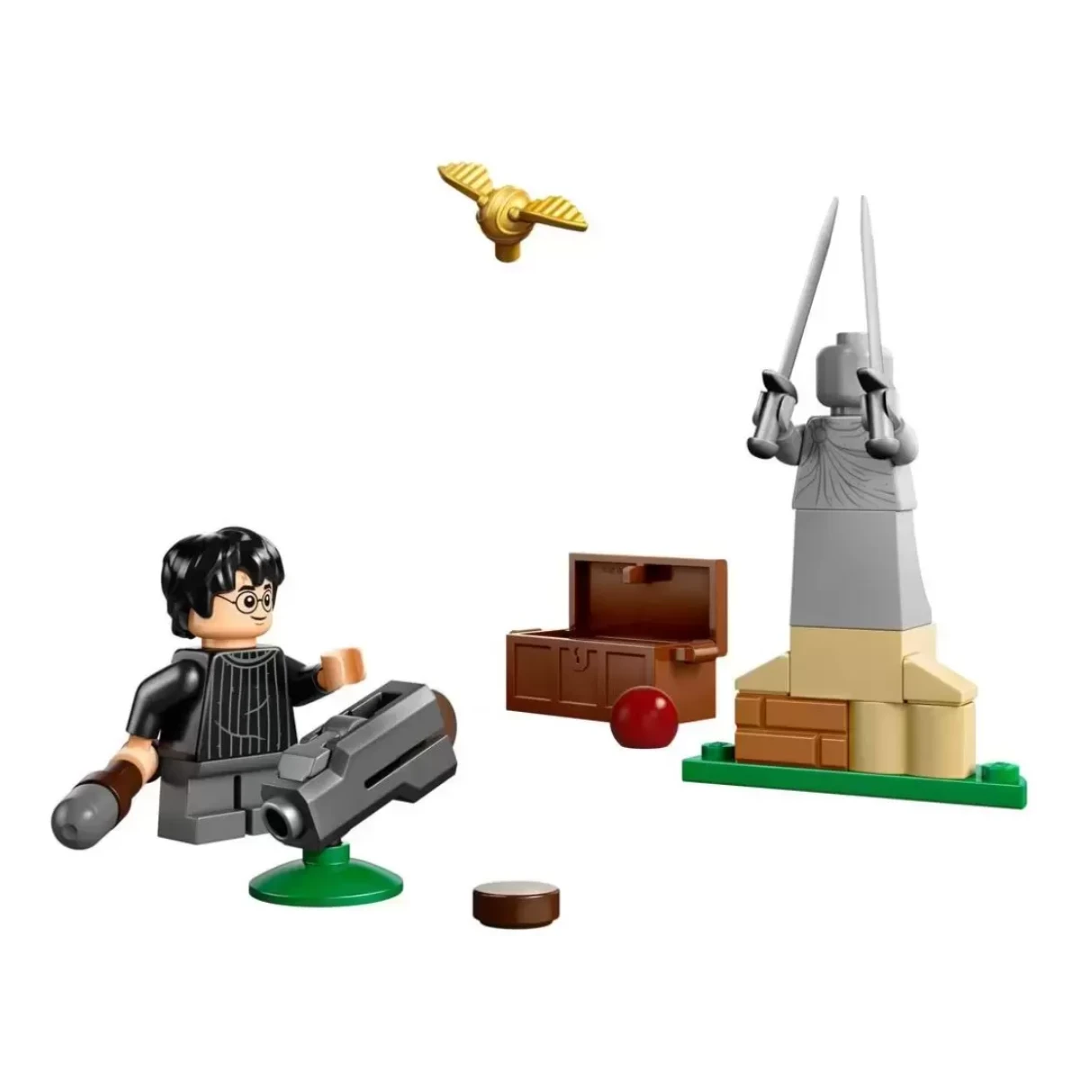 Zestaw LEGO z figurką Harry'ego Pottera, Złotym Zniczem, skrzynią, posągiem i armatą. Scena na białym tle, z różnymi elementami LEGO.