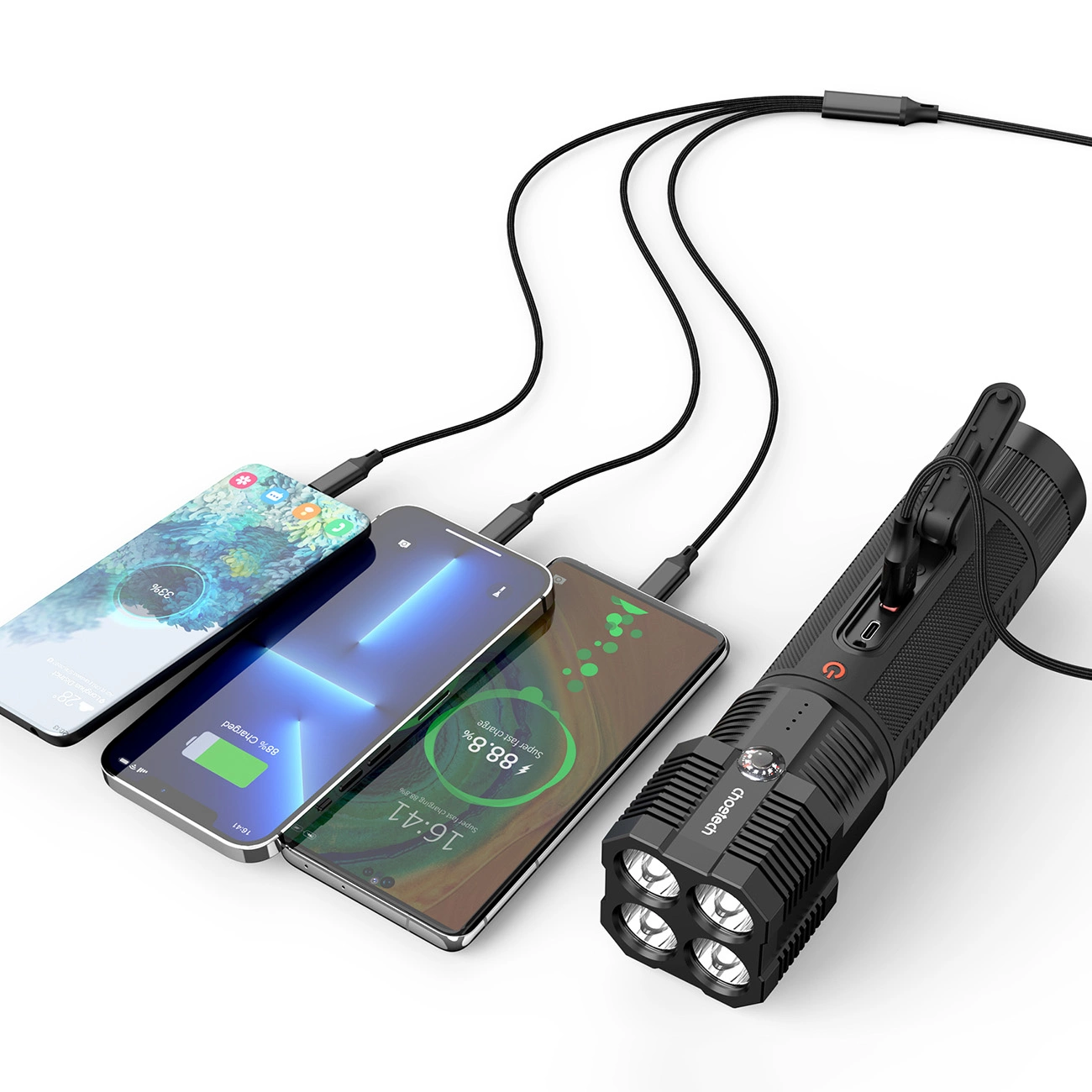 Schwarze Taschenlampe, die drei Telefone auflädt. Telefone zeigen Ladestatus, Uhrzeit und Prozentsätze an. Kabel verbinden alle Geräte.