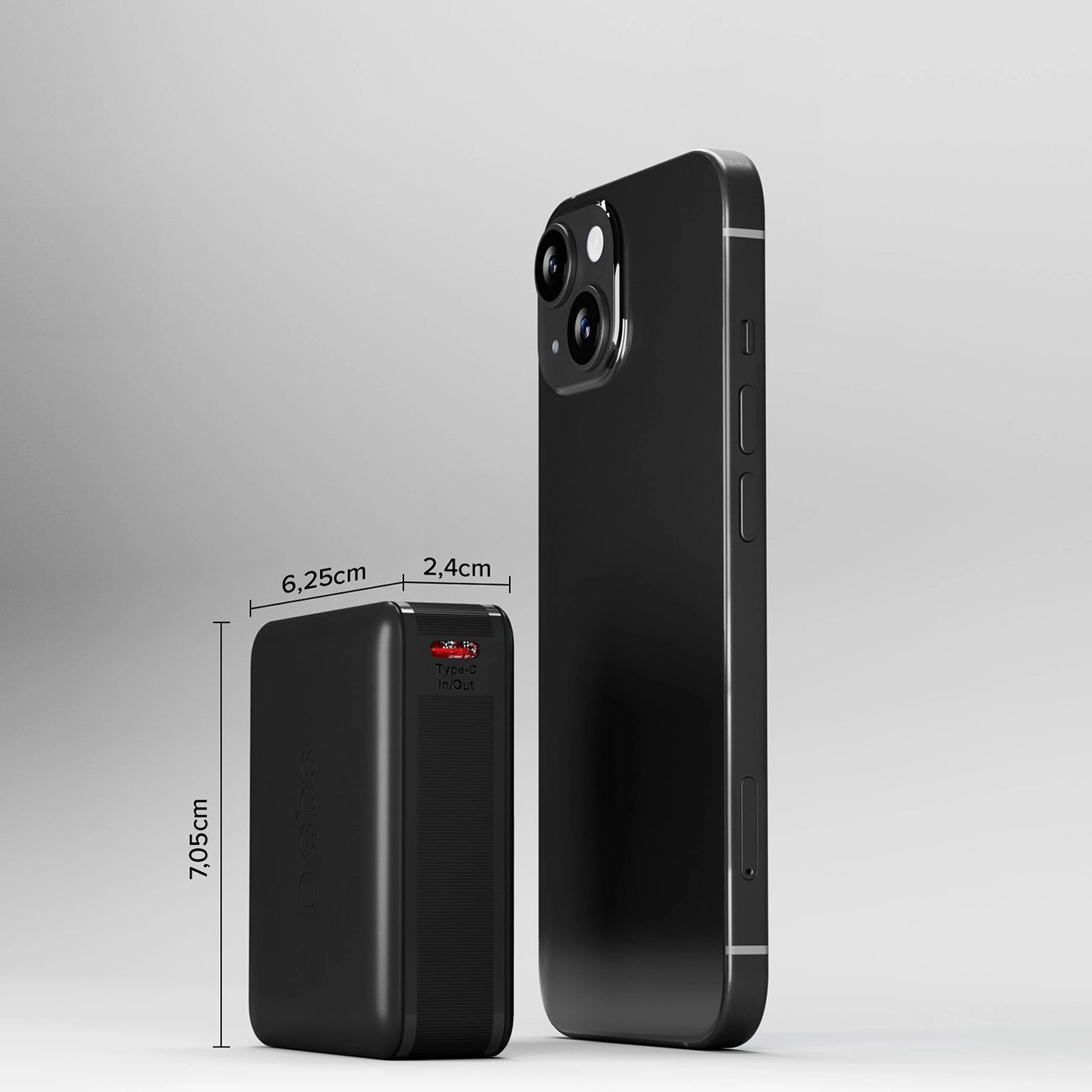 Czarny smartfon i power bank obok siebie. Wymiary wskazane liniami i liczbami. Białe tło.