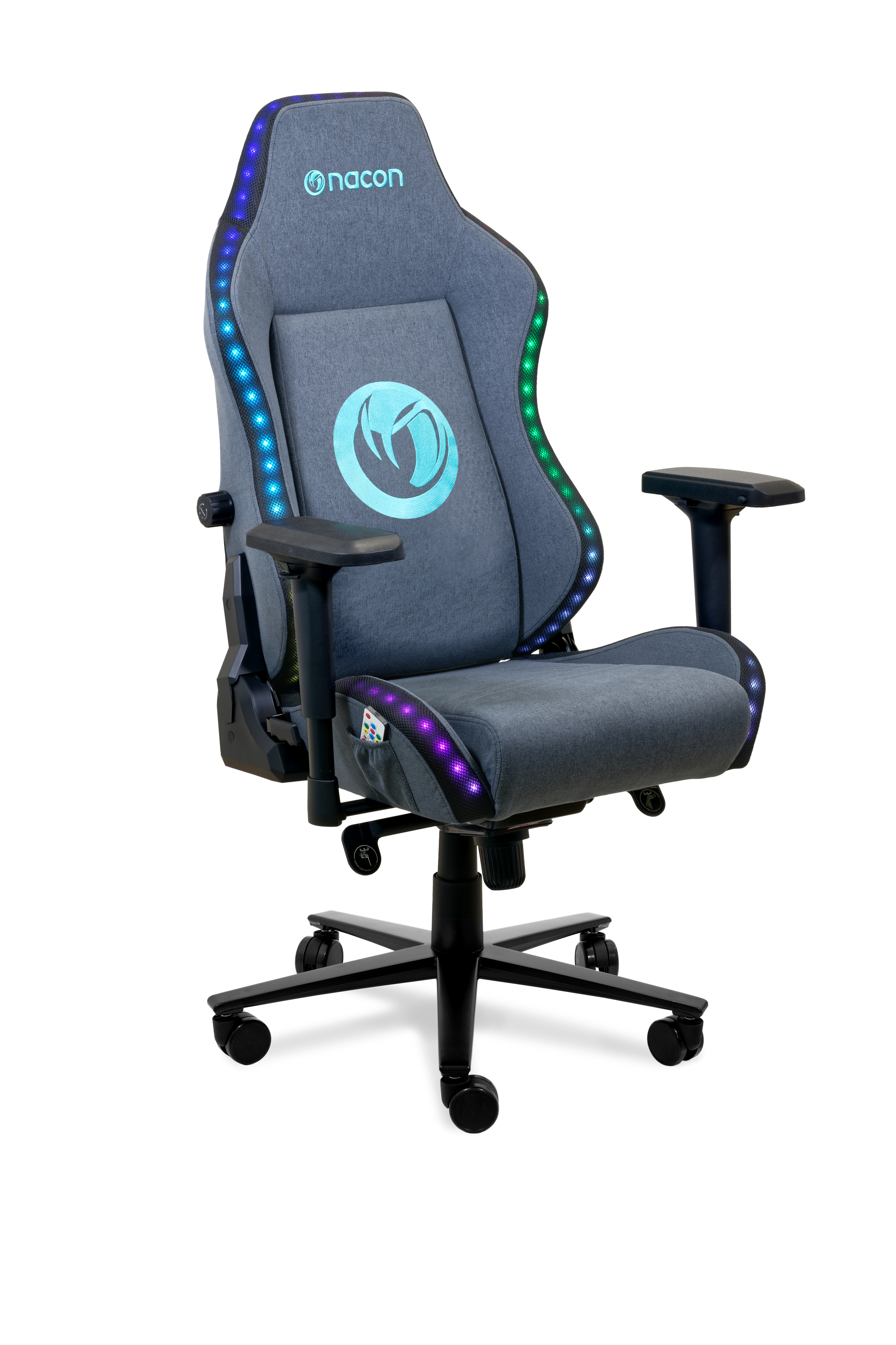 Silla gaming con tela gris, luces LED y el logotipo de Nacoon. Tiene reposabrazos, ruedas y un panel de control.