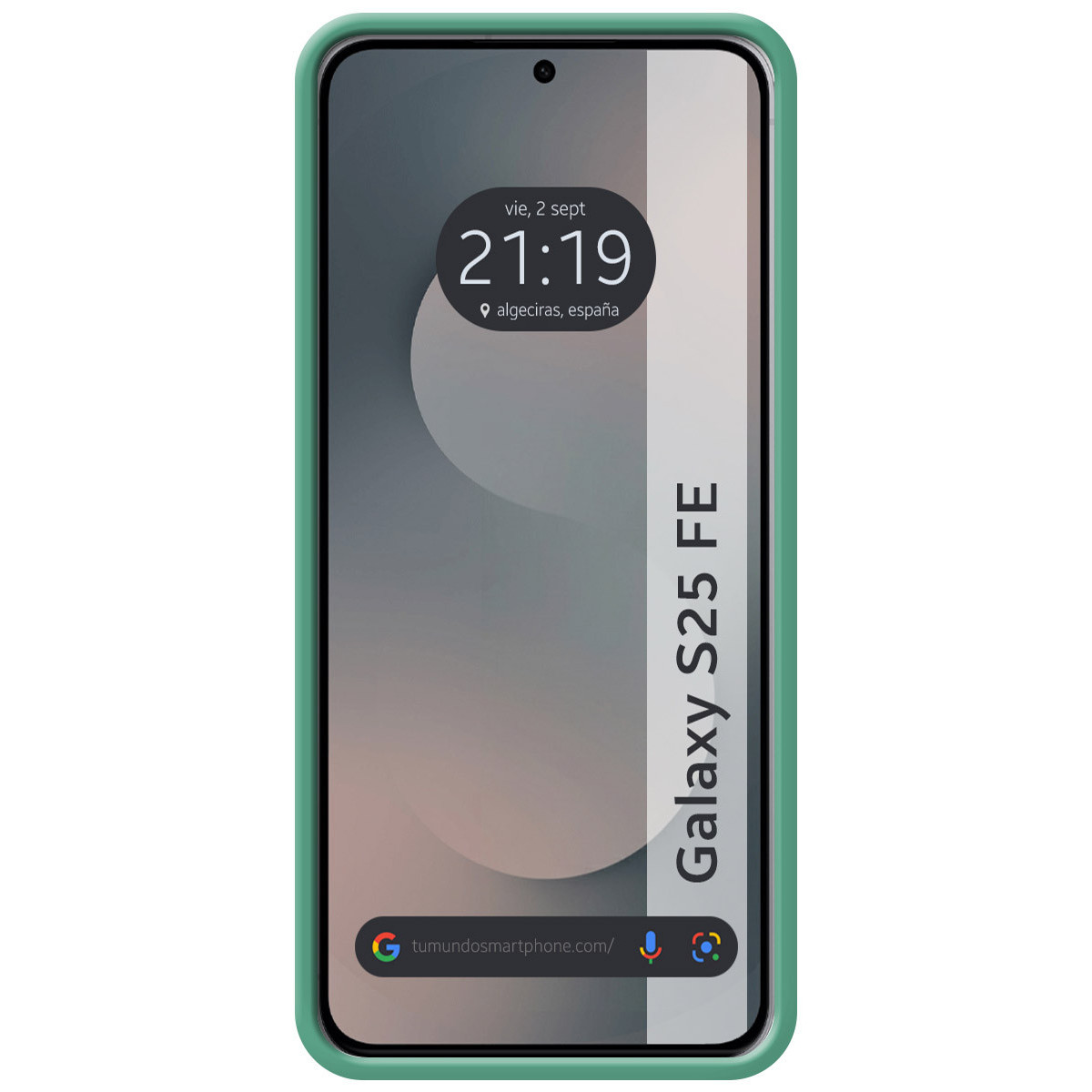 Uno smartphone con custodia verde mostra ora, data e posizione. Il testo "Galaxy S25 FE" è visibile. In basso ci sono icone di Google.