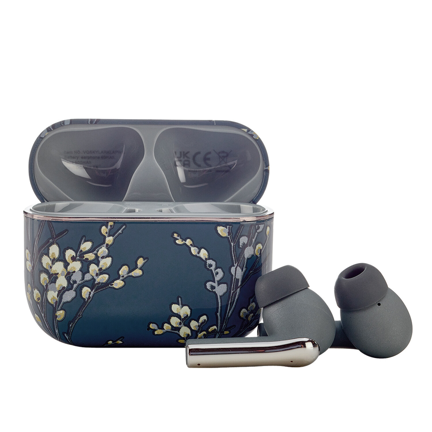 Kopfhörer und Hülle. Hülle ist marineblau mit floralem Design. Ohrhörer sind grau. Ein Ohrhörer ist aus der Hülle und einer in der Hülle.