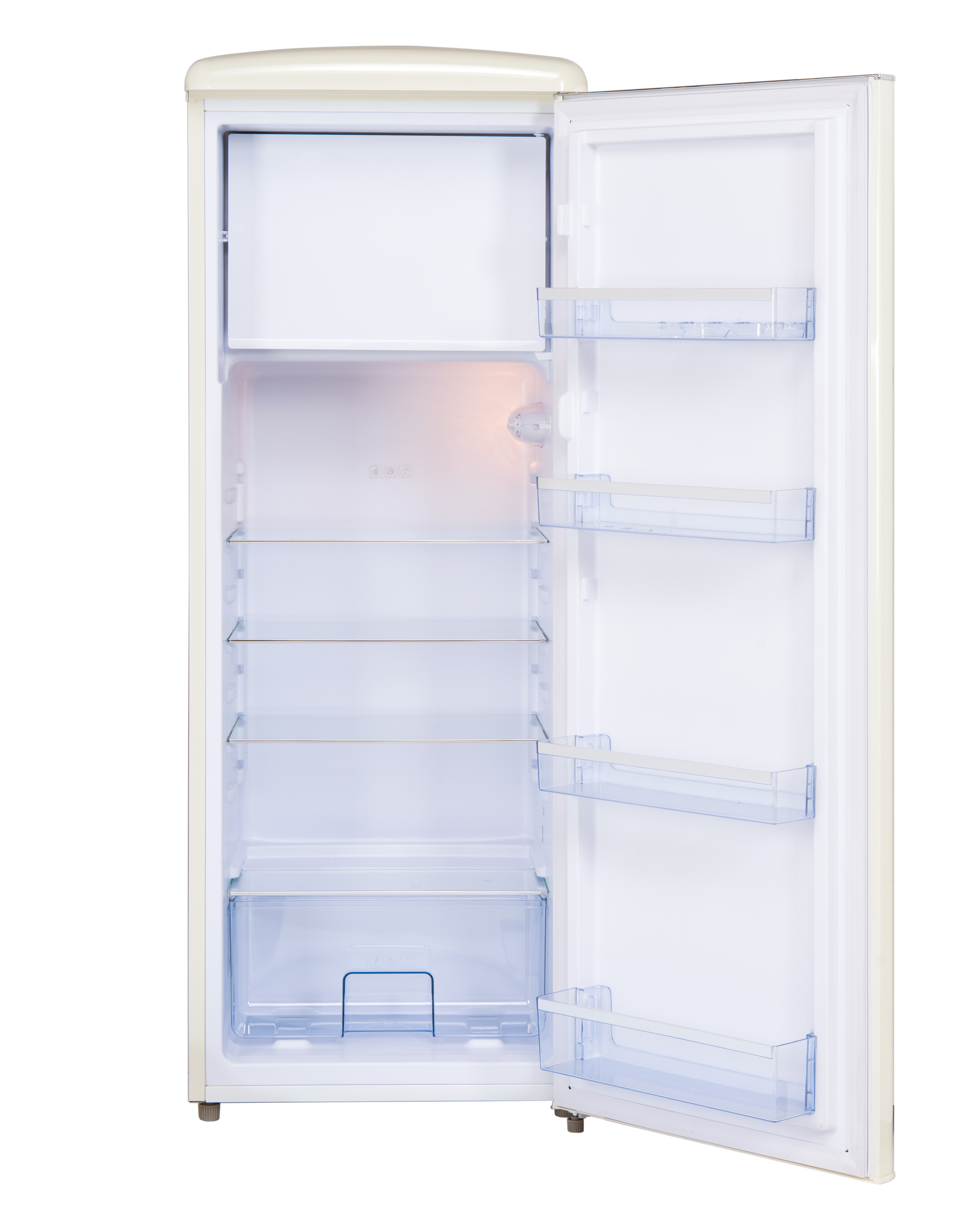 Ein offener, leerer Kühlschrank. Die Tür ist geöffnet. Im Inneren befinden sich Regale und eine Schublade. Der Kühlschrank ist cremefarben.