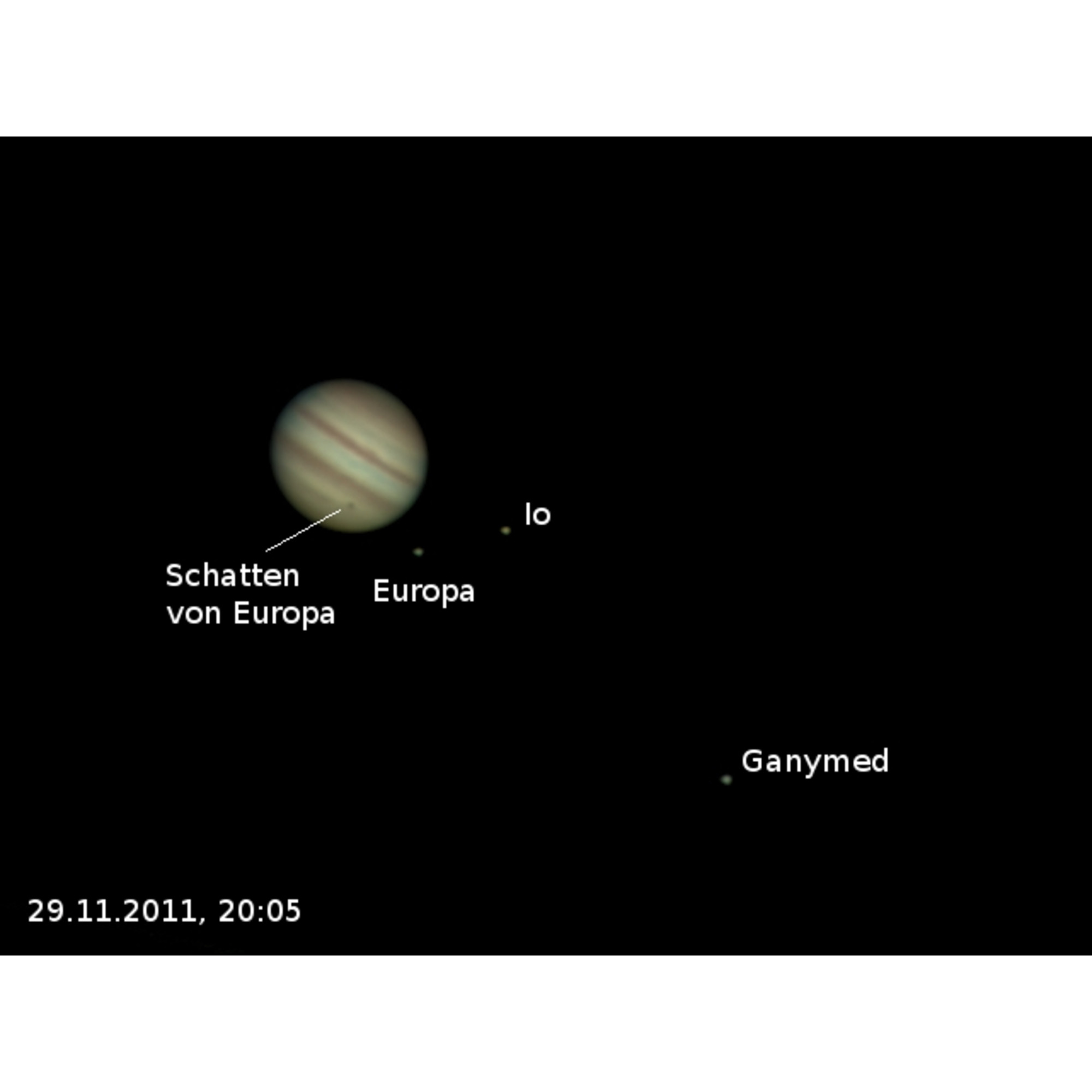 Bild von Jupiter mit seinen Monden. Zeigt Europa, Io und Ganymed. Datiert 29.11.2011, 20:05. Der Schatten von Europa ist ebenfalls sichtbar.