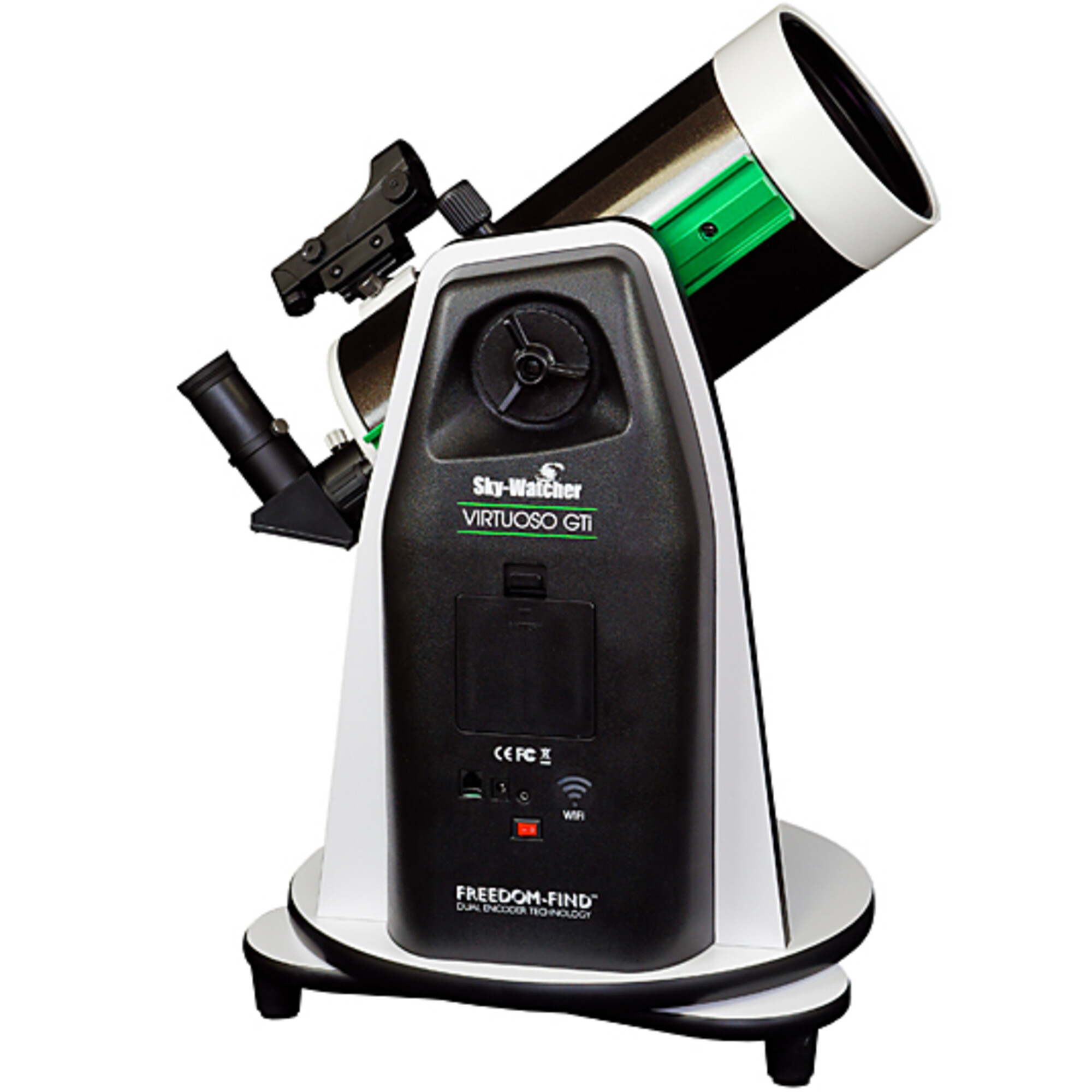 Ein Sky-Watcher Virtuoso GTi Teleskop. Schwarz und weiß, mit grünen Akzenten. Es hat WLAN und Freedom-Find.