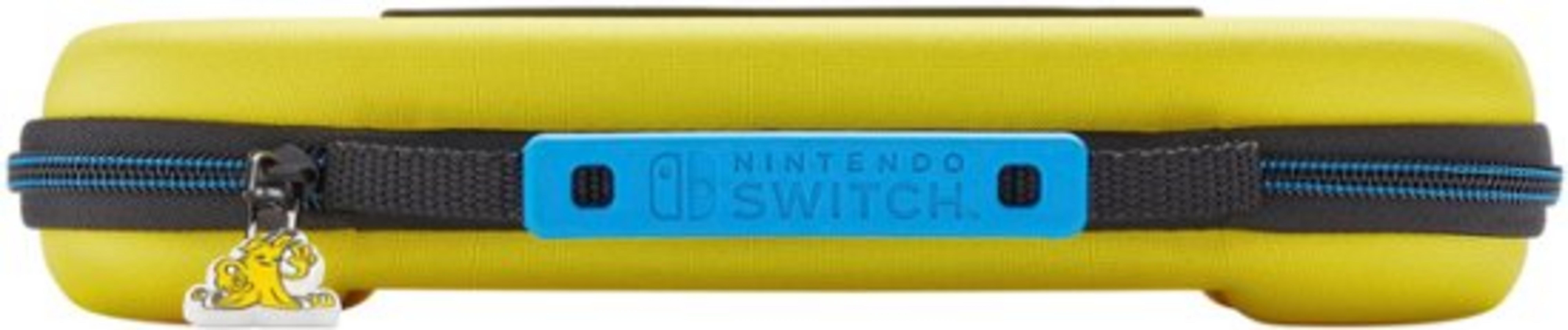 Żółte etui na Nintendo Switch z czarnym zamkiem błyskawicznym i niebieskim uchwytem Nintendo Switch. Urok Pikachu wisi na zamku.