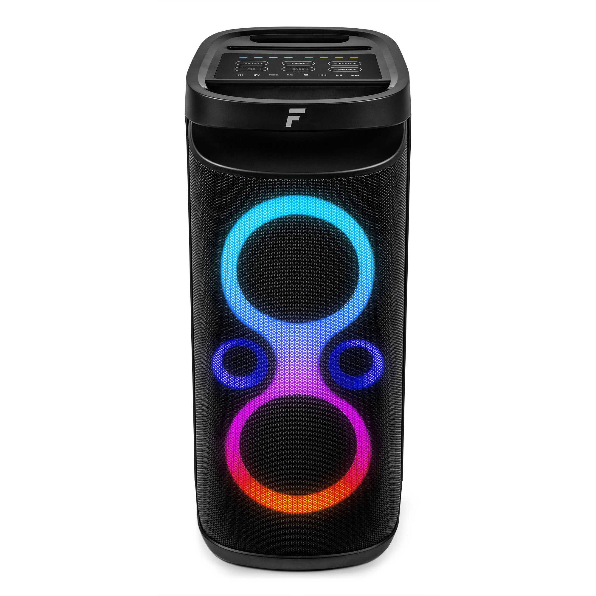 Altavoz negro con luces de colores. La parte superior tiene controles. Visible un gran logotipo F.