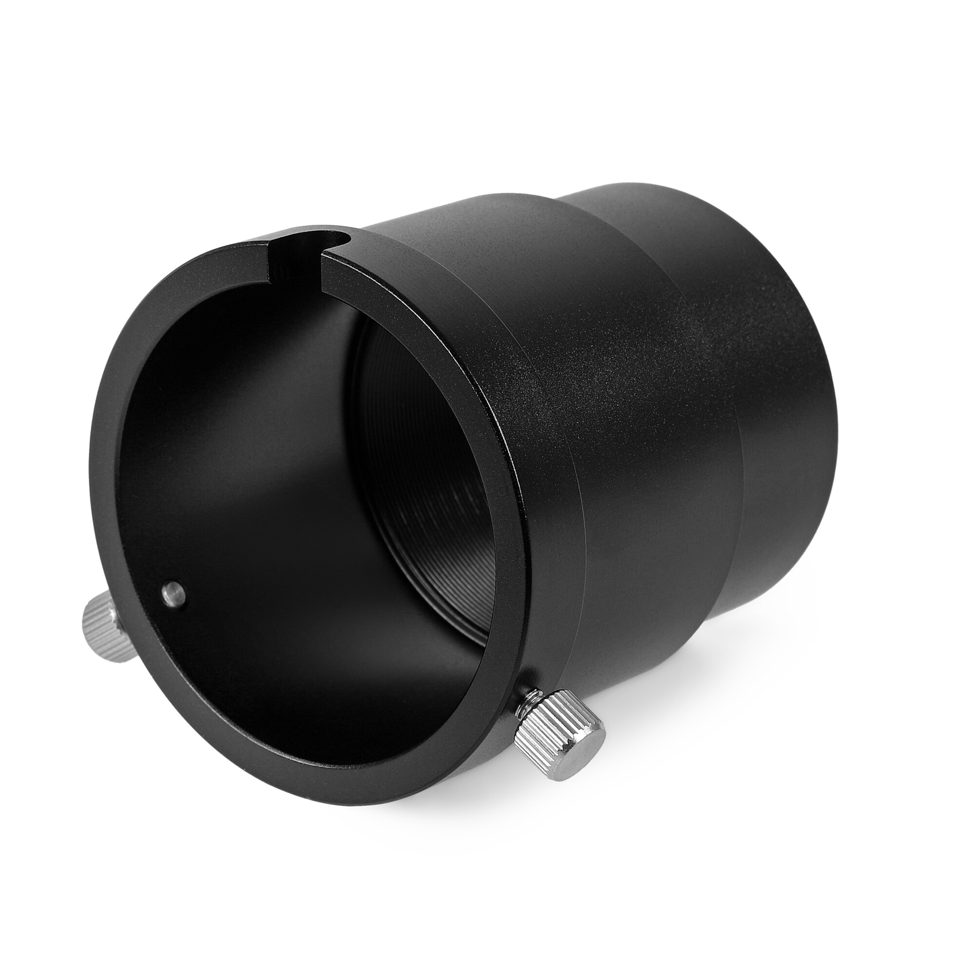 Ein schwarzer zylindrischer Metalladapter mit zwei silbernen Schrauben auf weißem Hintergrund.