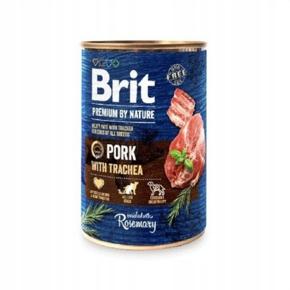 Puszka karmy dla psów Brit. Etykieta głosi 'Pork with Trachea'. Zawiera kawałek wieprzowiny, rozmaryn i słowa 'Premium by Nature'.