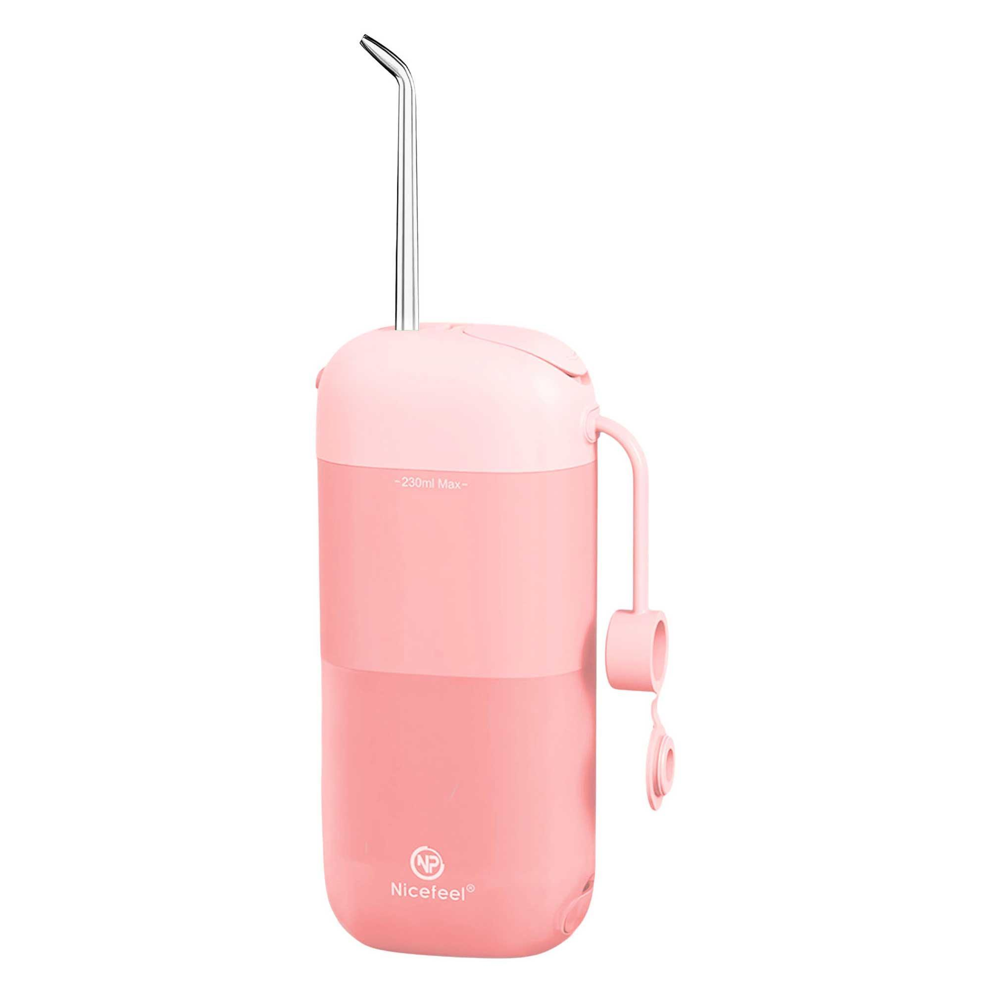 Pembe bir Nicefeel su diş ipi. Uzun bir metal nozüle sahiptir. Kap iki tonlu pembedir.