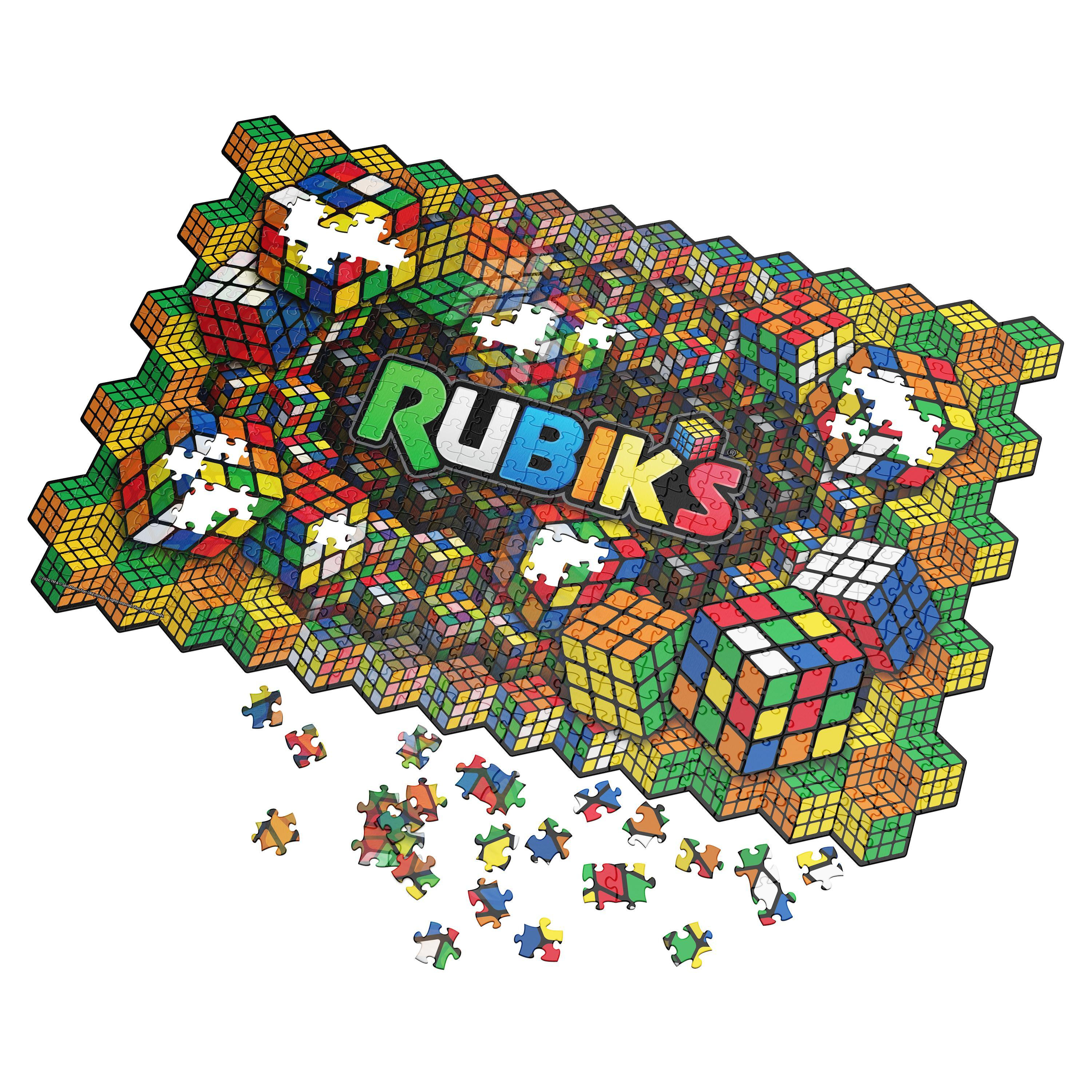 Ein Rubik's Cube-Puzzle wird zusammengesetzt. Das Wort RUBIKS steht in der Mitte. Puzzleteile sind unten verstreut.