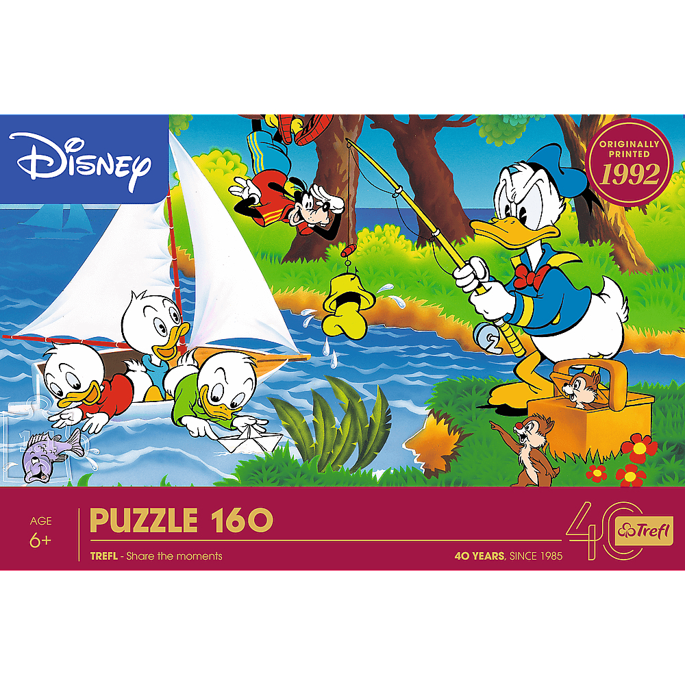 Disney-Puzzle mit Donald Duck beim Angeln, Tick, Trick und Track beim Segeln. Micky Maus hängt oben. Chip und Chap sind in einer Kiste.