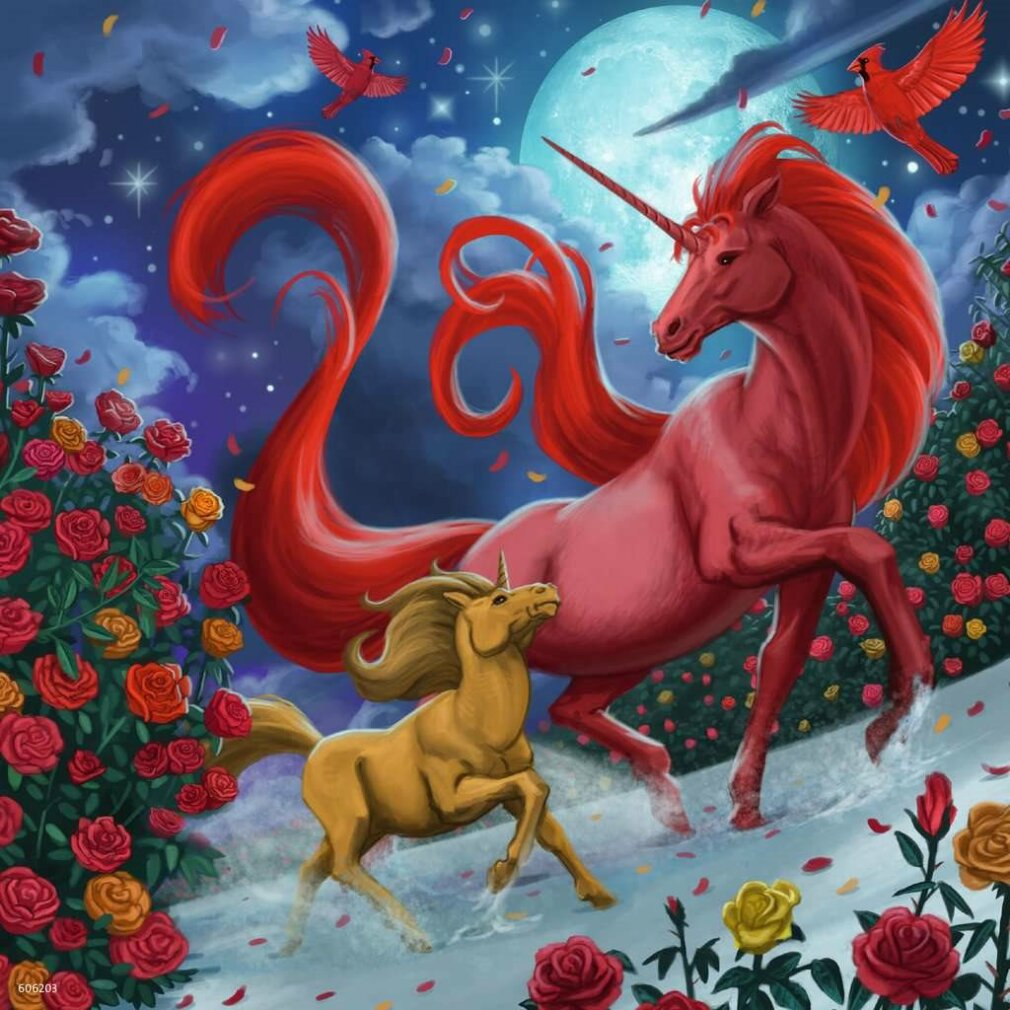 Un unicorno rosso con criniera fluente e un unicorno dorato più piccolo in un paesaggio innevato, circondato da rose e cardinali sotto la luna piena.