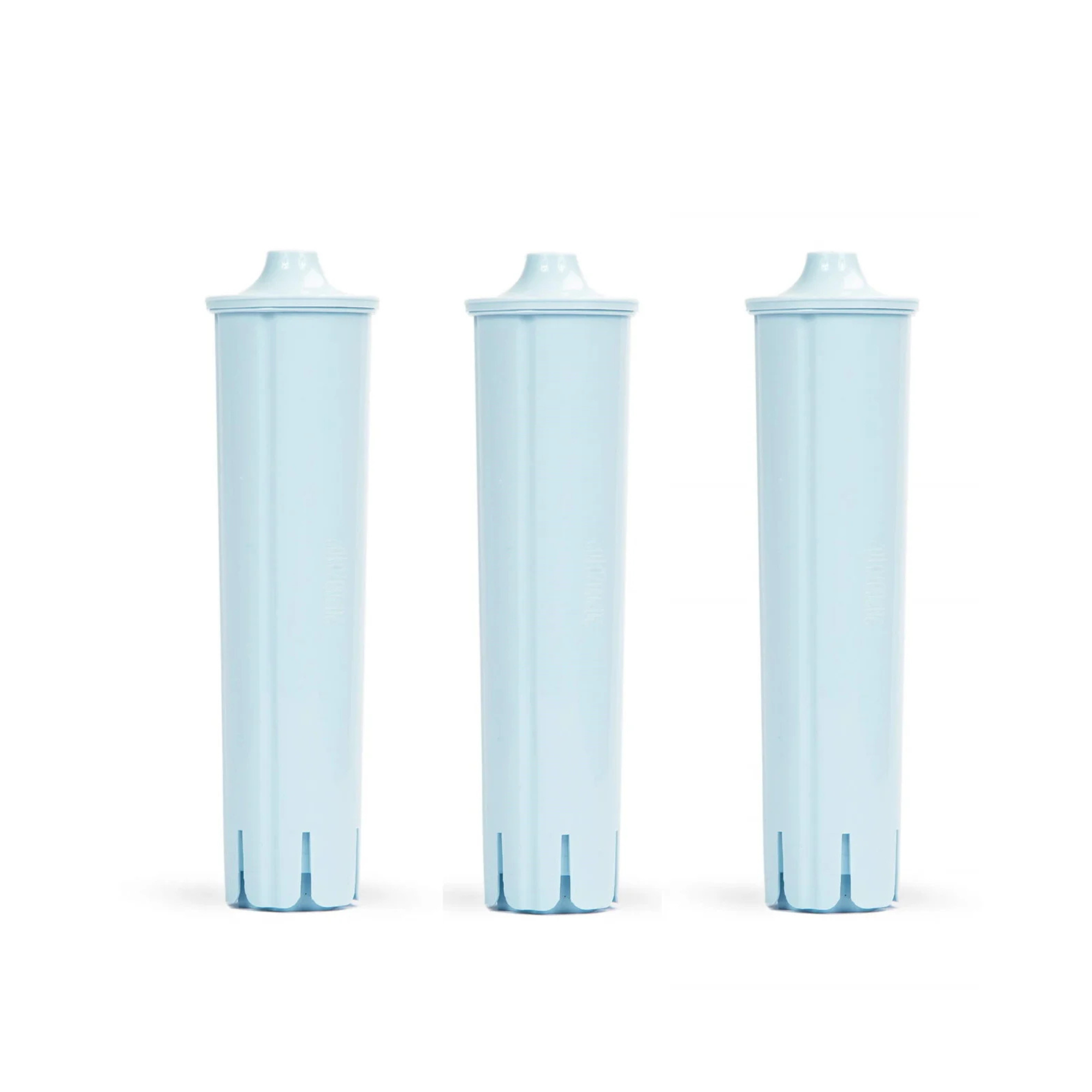 Trois cartouches de filtre à eau bleu clair, alignées verticalement, sur fond blanc.