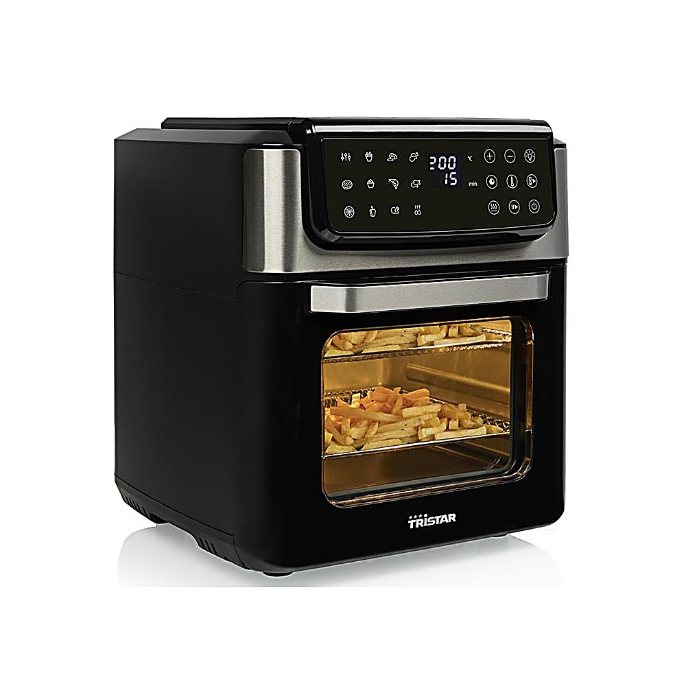 Czarna frytownica powietrzna z frytkami w środku. Posiada cyfrowy wyświetlacz pokazujący 200 stopni i 15 minut. Marka to Tristar.