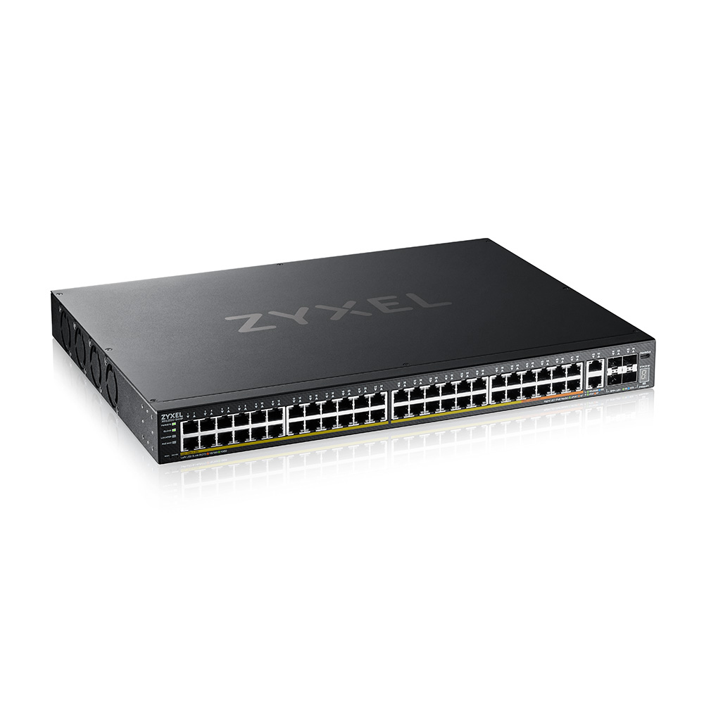 Ein schwarzer Zyxel-Netzwerk-Switch mit vielen Anschlüssen steht auf weißem Grund. Das Zyxel-Logo ist oben sichtbar. Die Anschlüsse sind in zwei Reihen angeordnet.