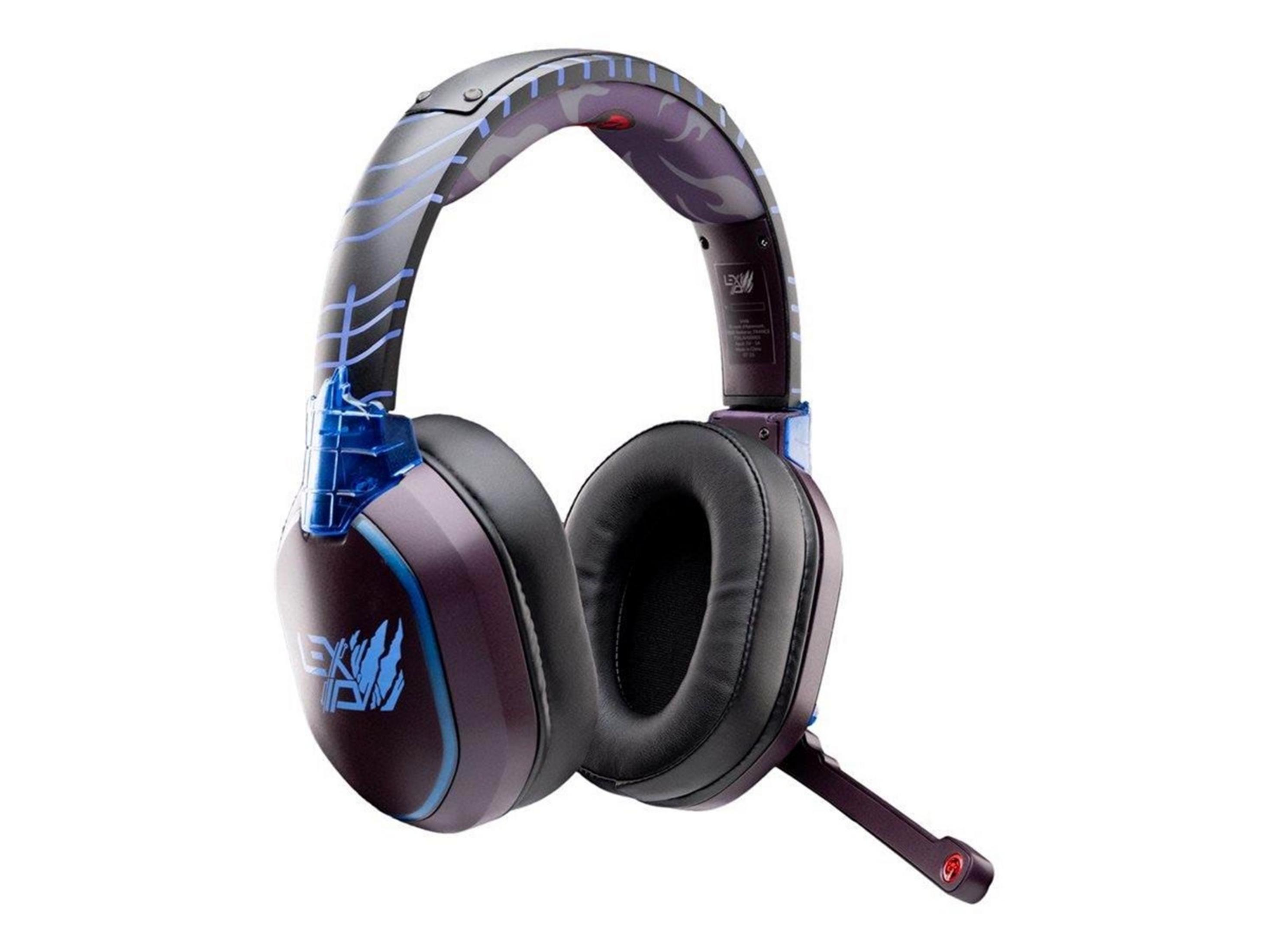 Gamingheadset, paars en zwart met blauwe accenten. Voorzien van een microfoon. Geïsoleerd op een witte achtergrond.