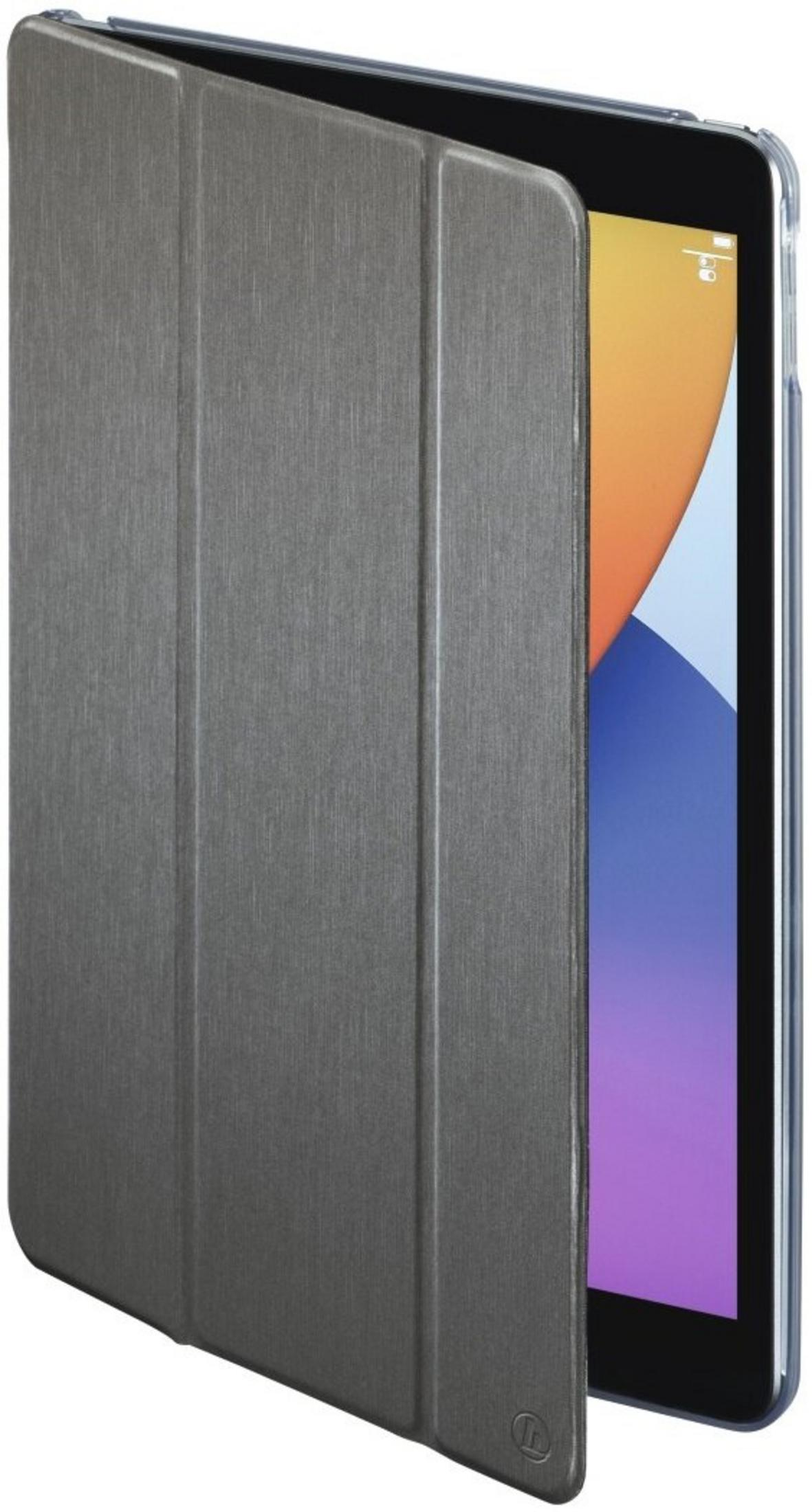 Tablet mit grauem Cover. Das Cover ist teilweise geöffnet und gibt den Bildschirm frei. Der Bildschirm zeigt orange, blau und weiß.