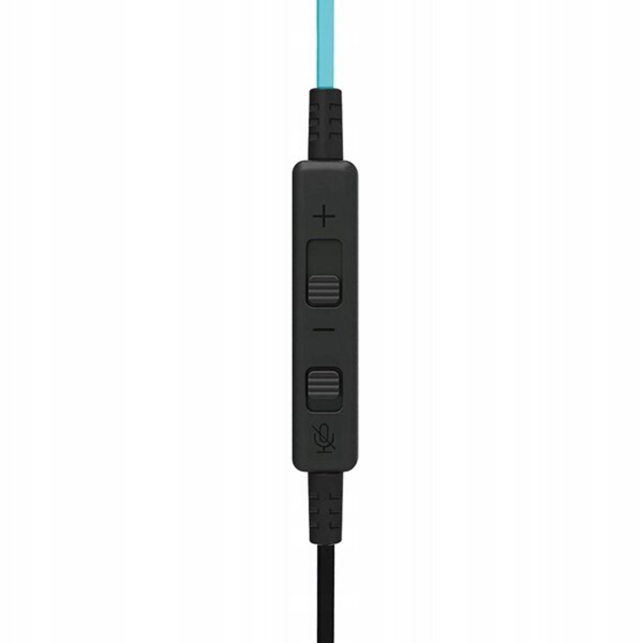 Close-up of a black in-line microphone control. It has plus/minus buttons, and a microphone symbol.