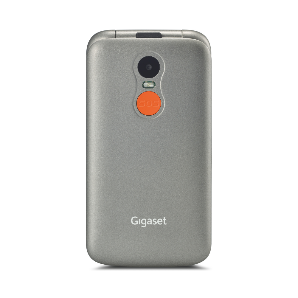 Ein graues Gigaset-Mobiltelefon mit SOS-Taste und Kamera. Das Telefon ist geschlossen und hat ein metallisches Finish.