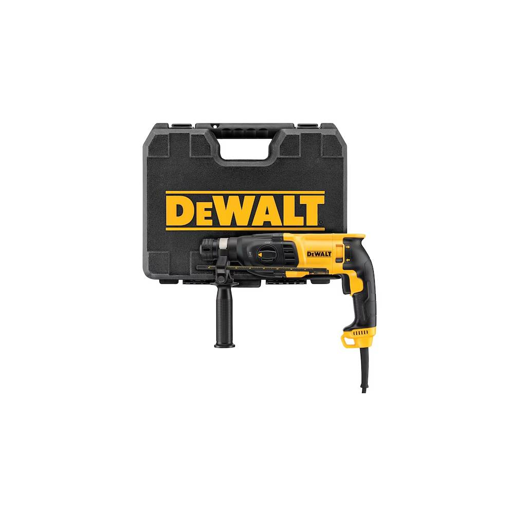 Sarı ve siyah bir Dewalt darbeli matkabı, Dewalt logosu bulunan siyah bir kasanın önünde duruyor. Her ikisi de beyaz bir arka plan üzerinde.