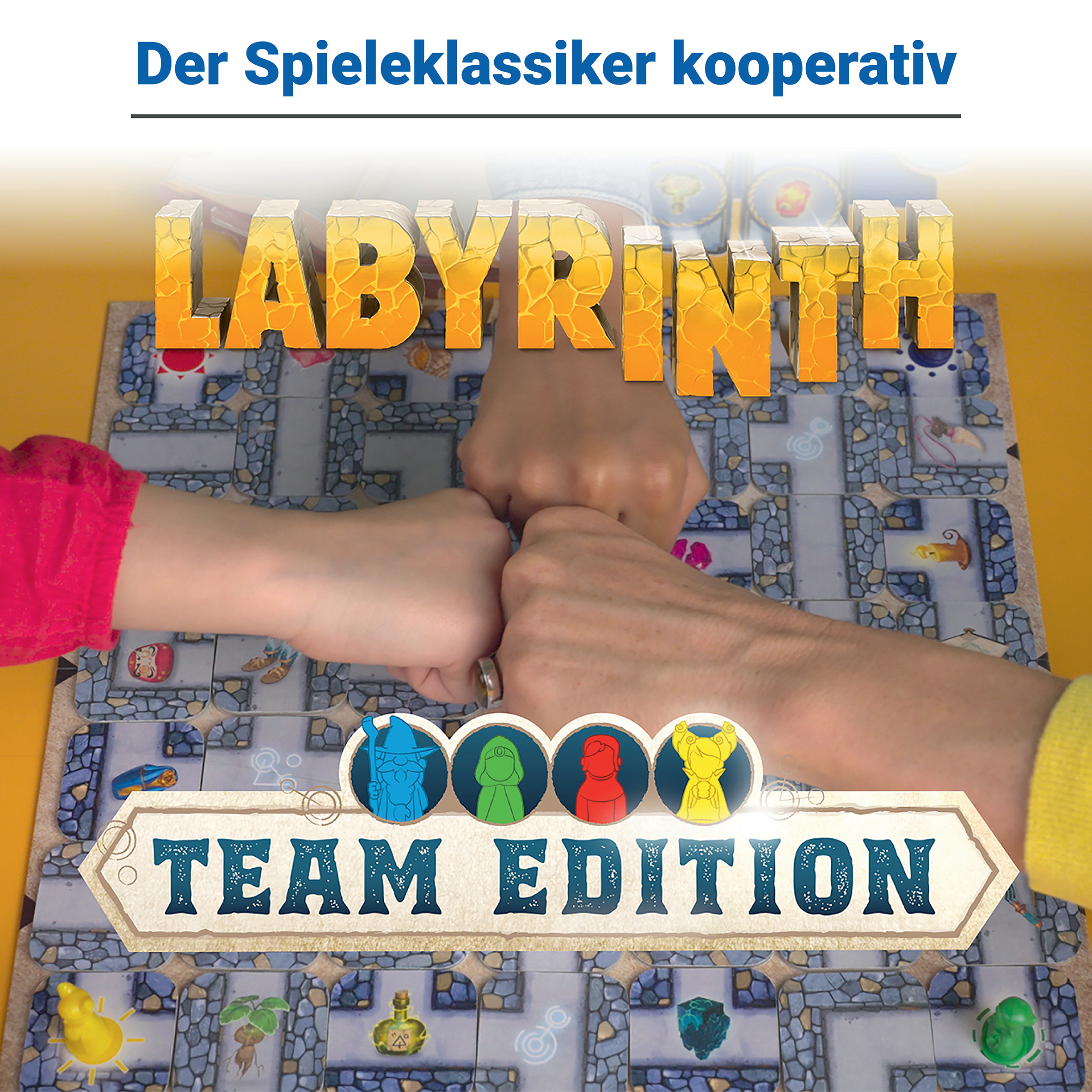 Hände ballen sich über einem Labyrinth-Brettspiel. Team Edition-Logo unten. Spielsteine sind sichtbar.