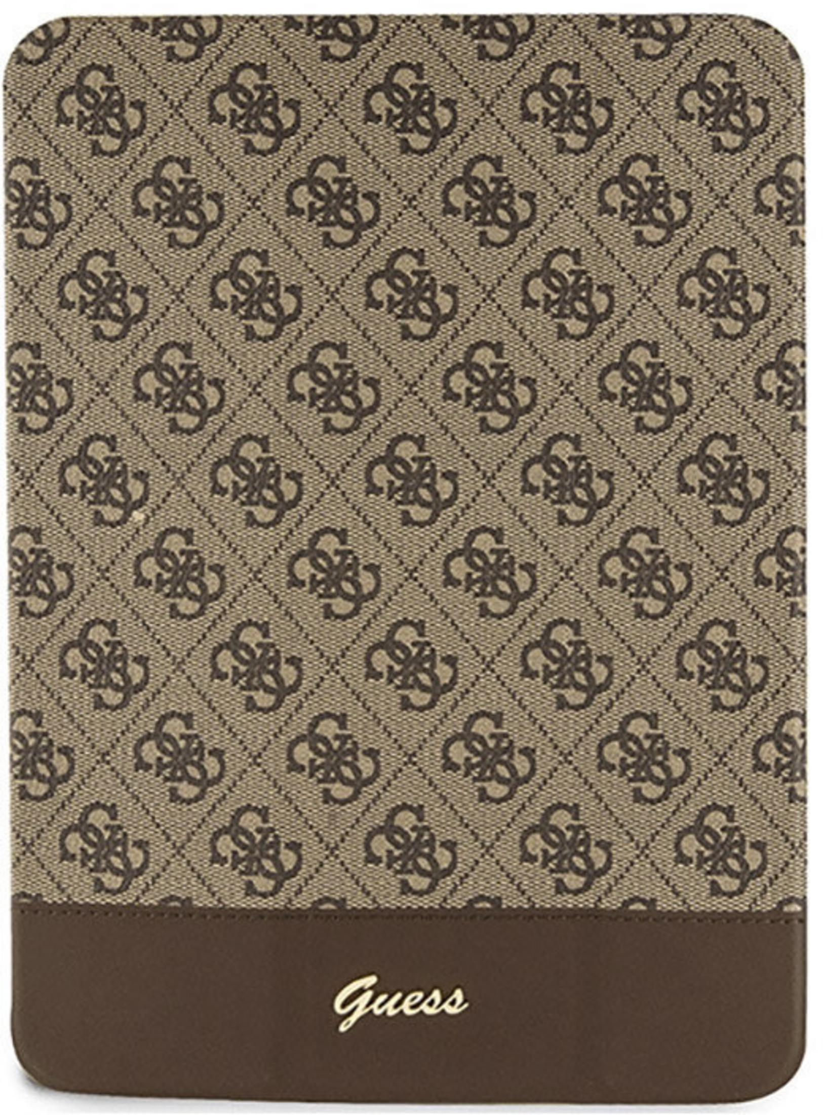 Eine braune Guess-Hülle mit Muster. Die Oberseite hat ein sich wiederholendes Logomuster. Der untere Teil ist einfarbig braun mit dem Guess-Logo.