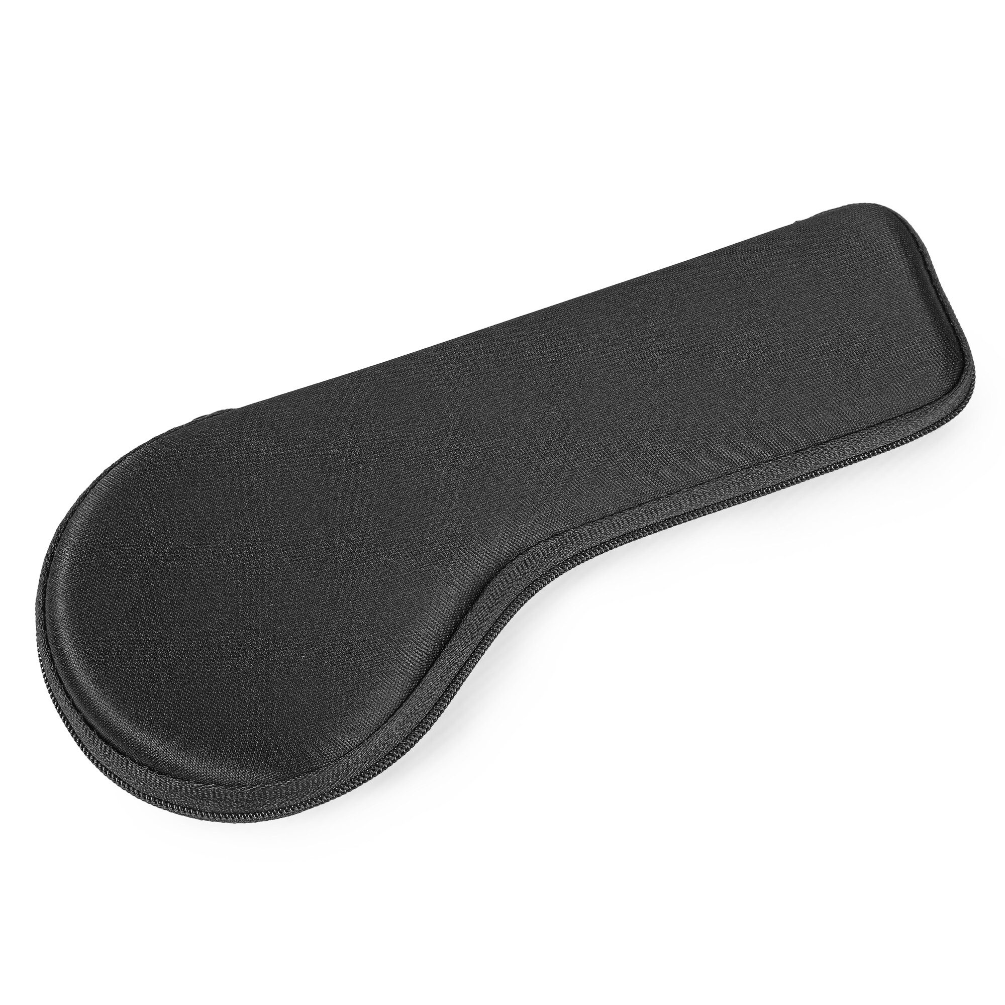 Ein schwarzes, oval geformtes Etui mit Reißverschluss, das auf einer weißen Oberfläche liegt. Das Etui ist geschlossen und hat eine strukturierte Oberfläche.